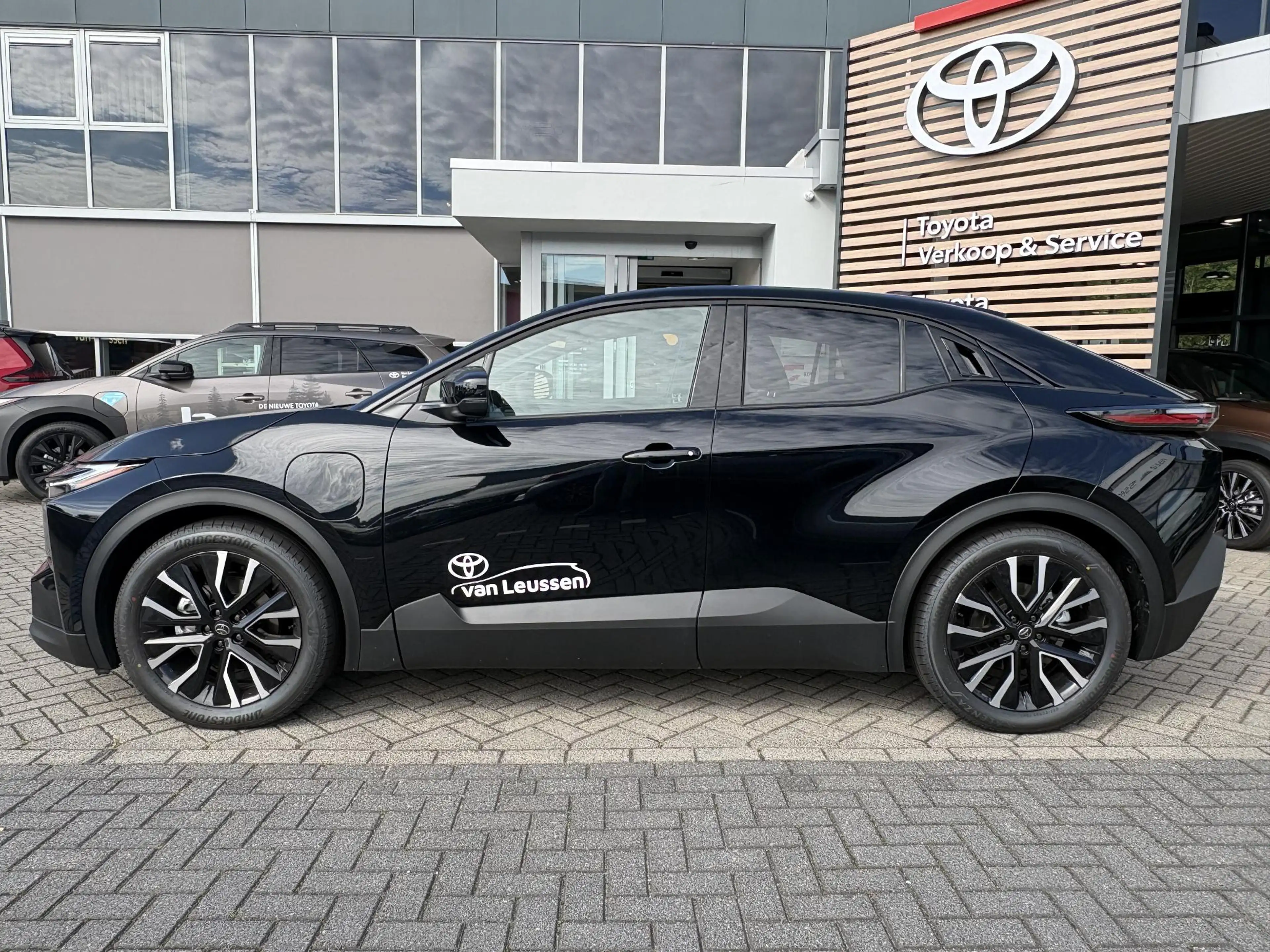 Toyota C-HR+ First Edition 77 kWh NIEUW DIRECT LEVERBAAR! STOEL — photo 4