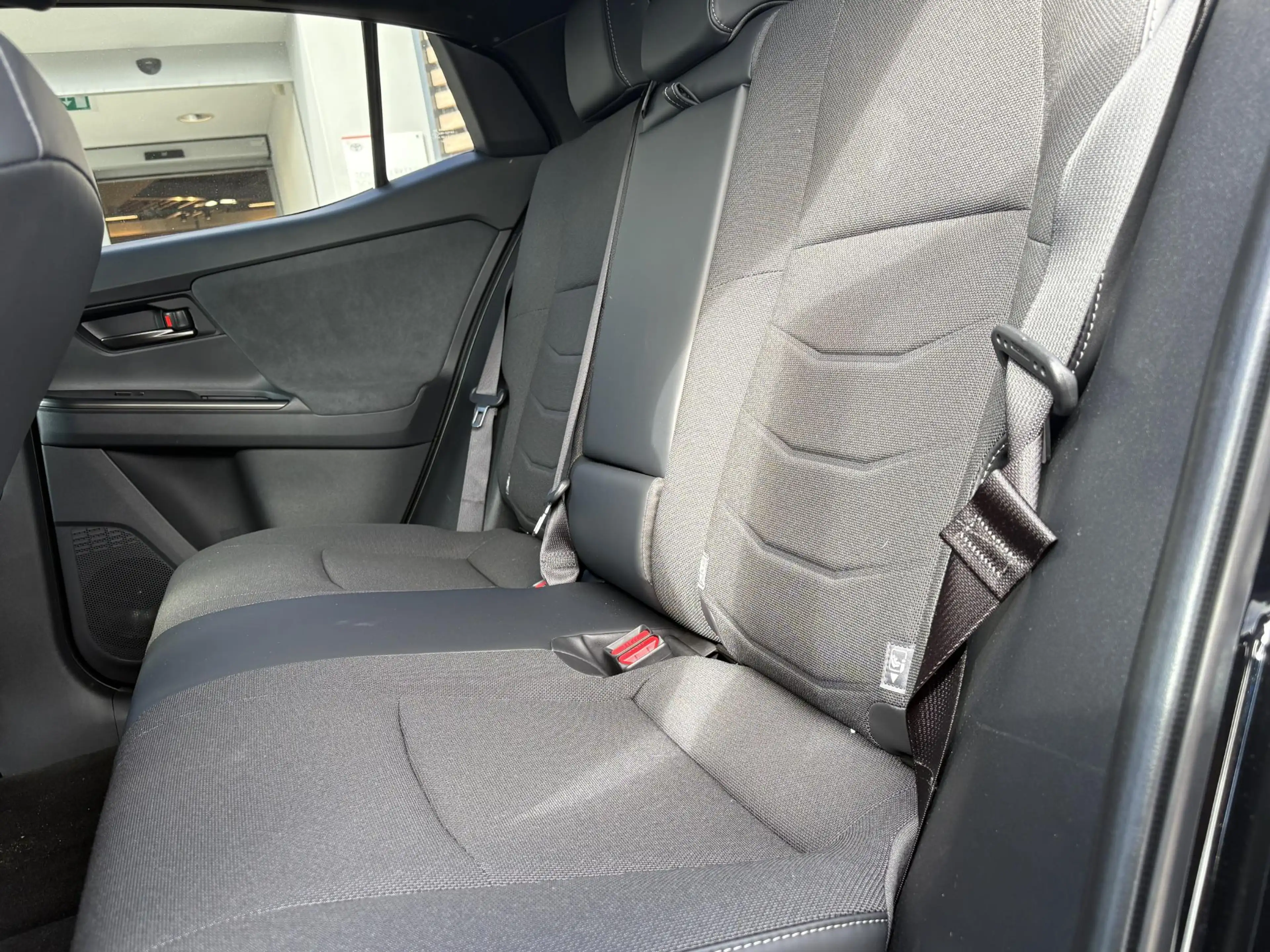 Toyota C-HR+ First Edition 77 kWh NIEUW DIRECT LEVERBAAR! STOEL — photo 17
