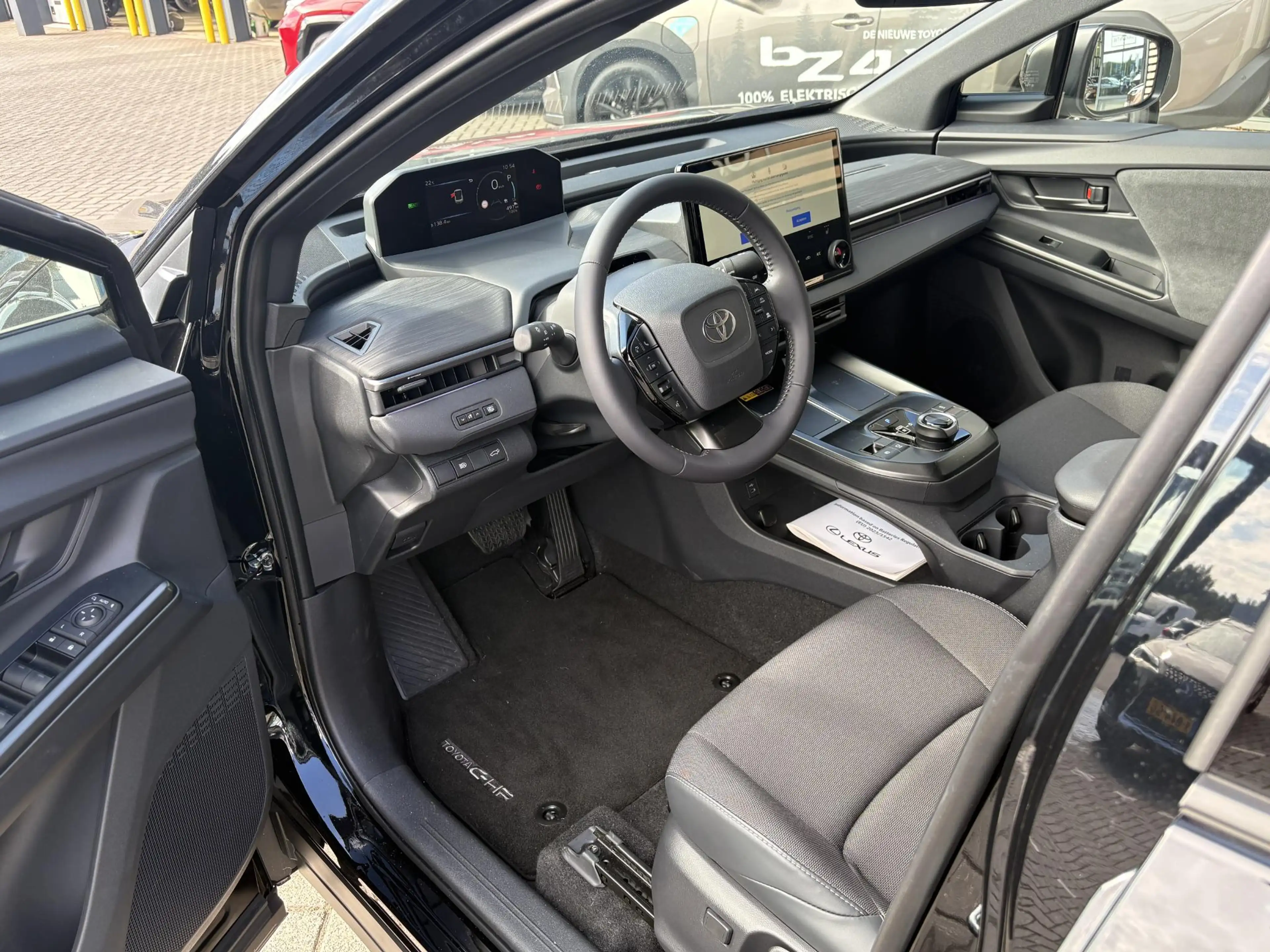 Toyota C-HR+ First Edition 77 kWh NIEUW DIRECT LEVERBAAR! STOEL — photo 14