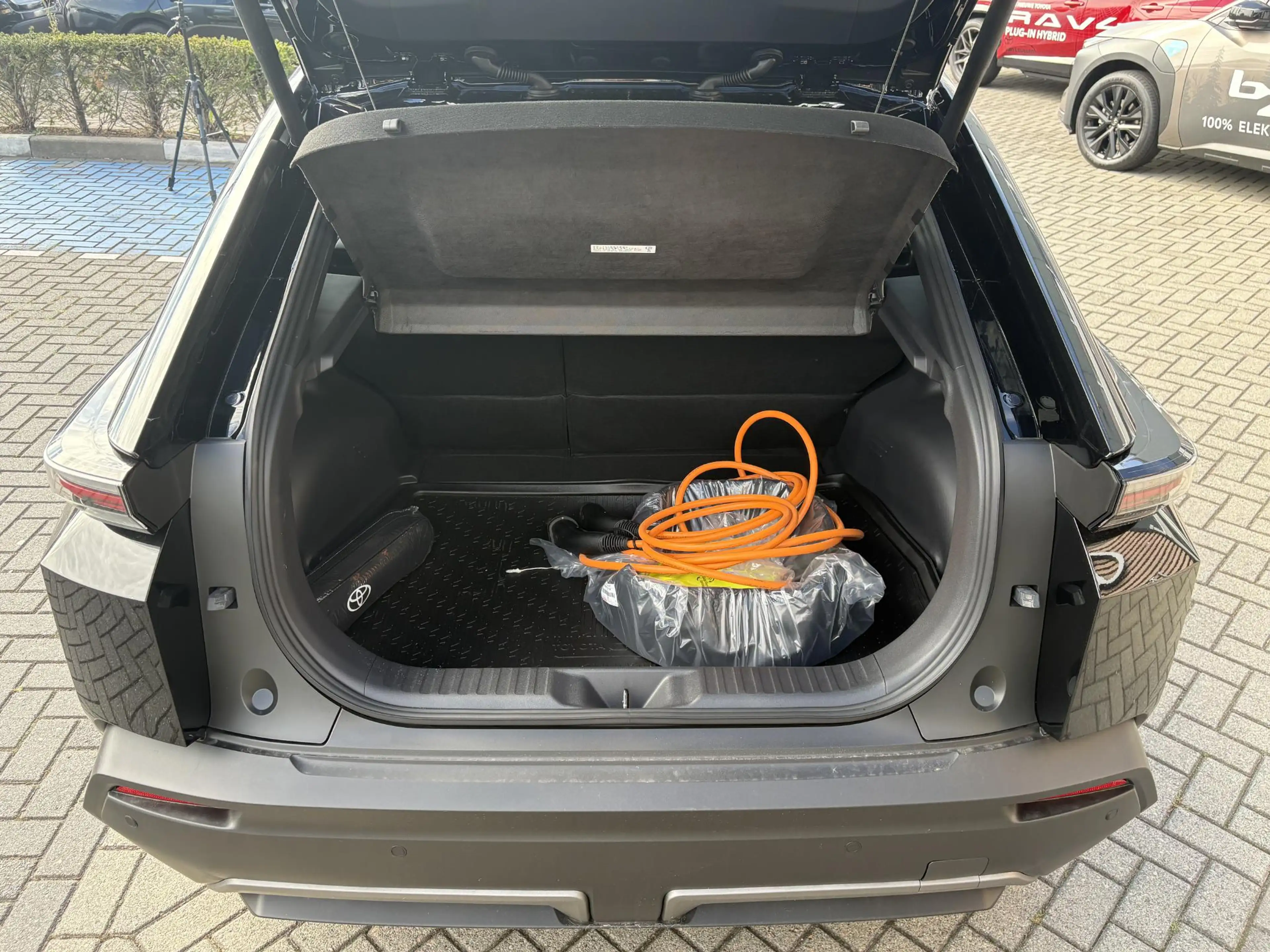 Toyota C-HR+ First Edition 77 kWh NIEUW DIRECT LEVERBAAR! STOEL — photo 7
