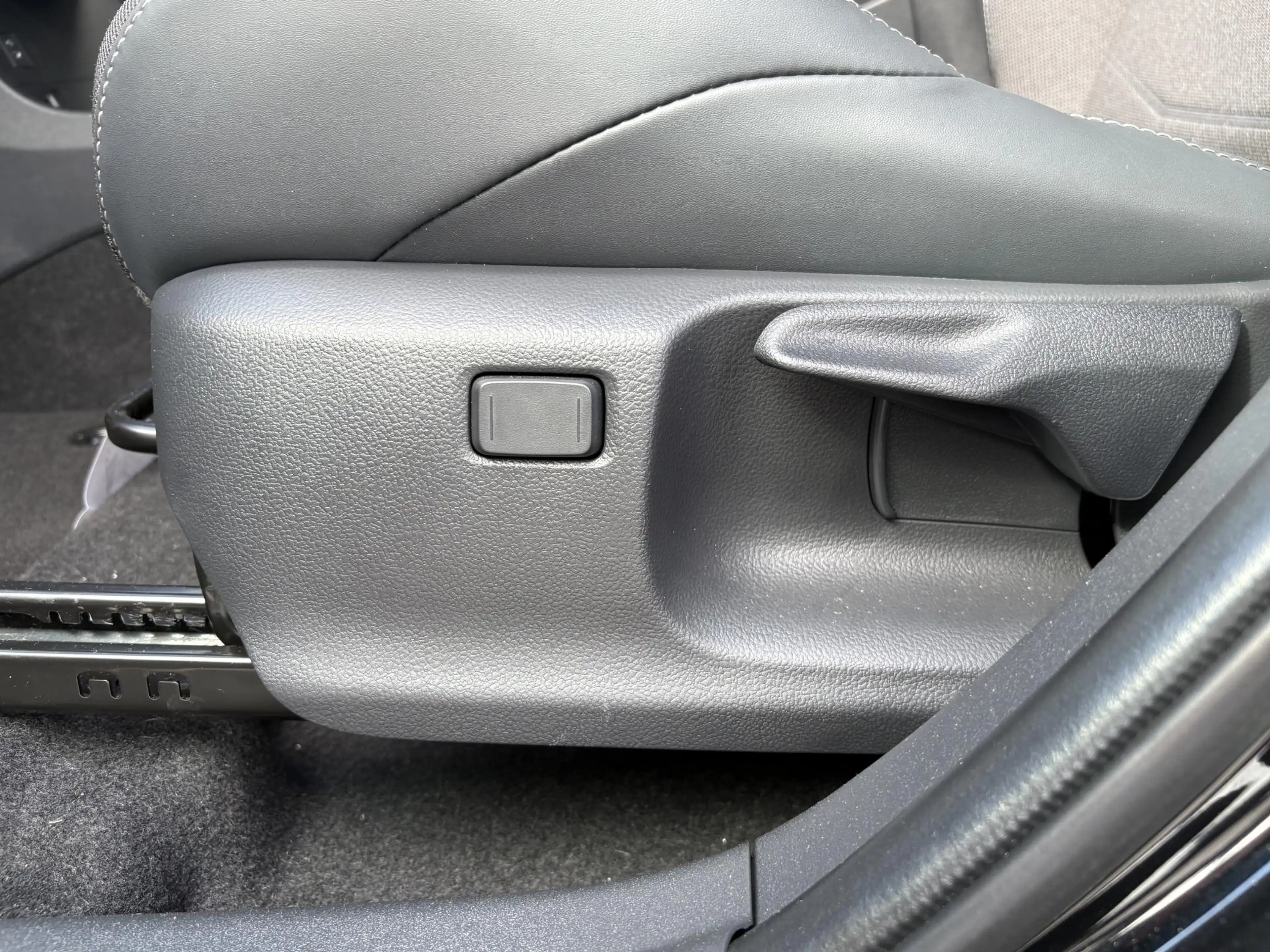 Toyota C-HR+ First Edition 77 kWh NIEUW DIRECT LEVERBAAR! STOEL — photo 15