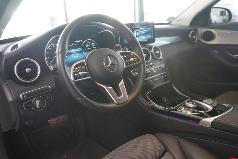 Mercedes-Benz C 300 PANO+KEYLESS+WIDESCREEN+LED+AMBIENTE+NAVI — photo 12