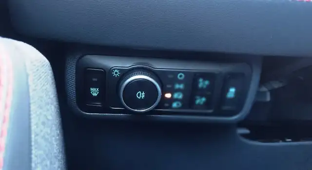 Ford Mustang Mach-E Elektro 88kWh Extended Range AWD Premium Ansicht 18