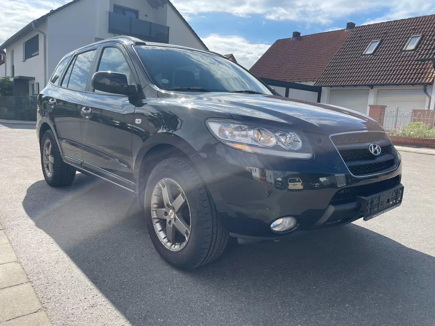 Hyundai SANTA FE 2.7 V6 AHK+TÜV NEU 06/2027+Sihzg+Navi+LEDER Schwarz - 2