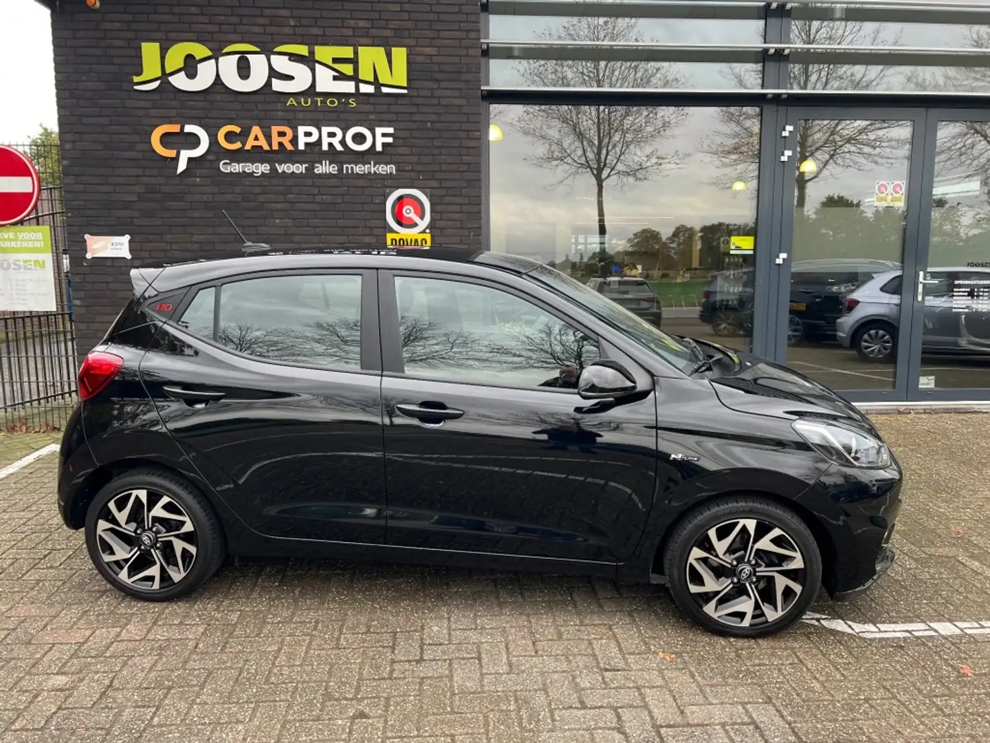 Hyundai i10 1.0 T-GDI N LINE 5P Zwart - 2