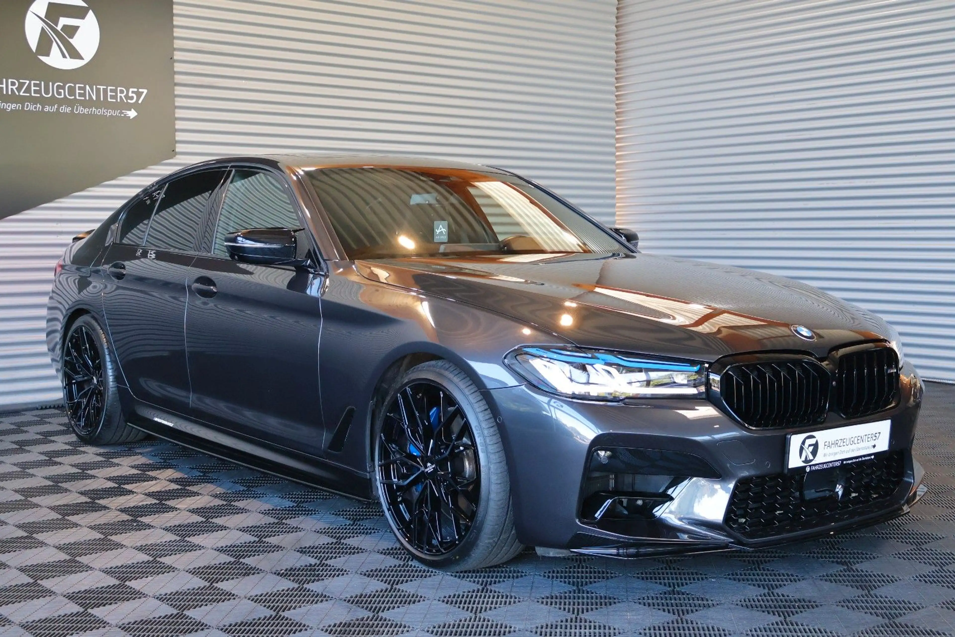 BMW 550 i xDrive/MASSAGE/H&K/360°/HUD/SOFTCLOSE — photo 6