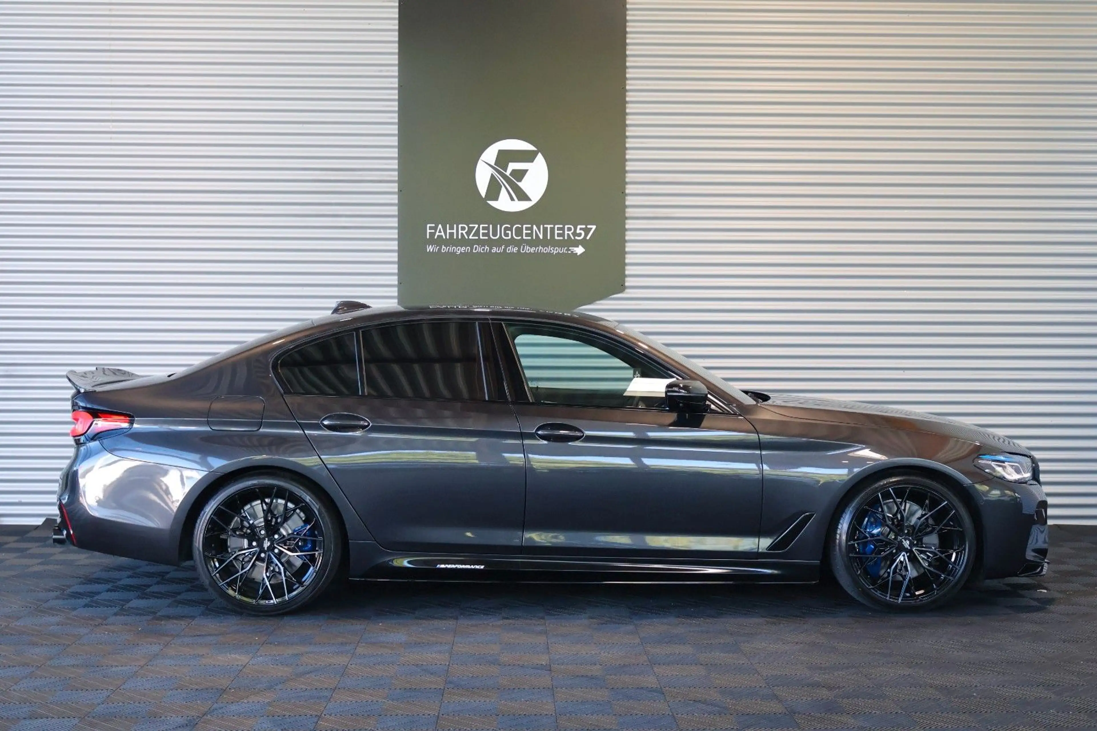 BMW 550 i xDrive/MASSAGE/H&K/360°/HUD/SOFTCLOSE — photo 5