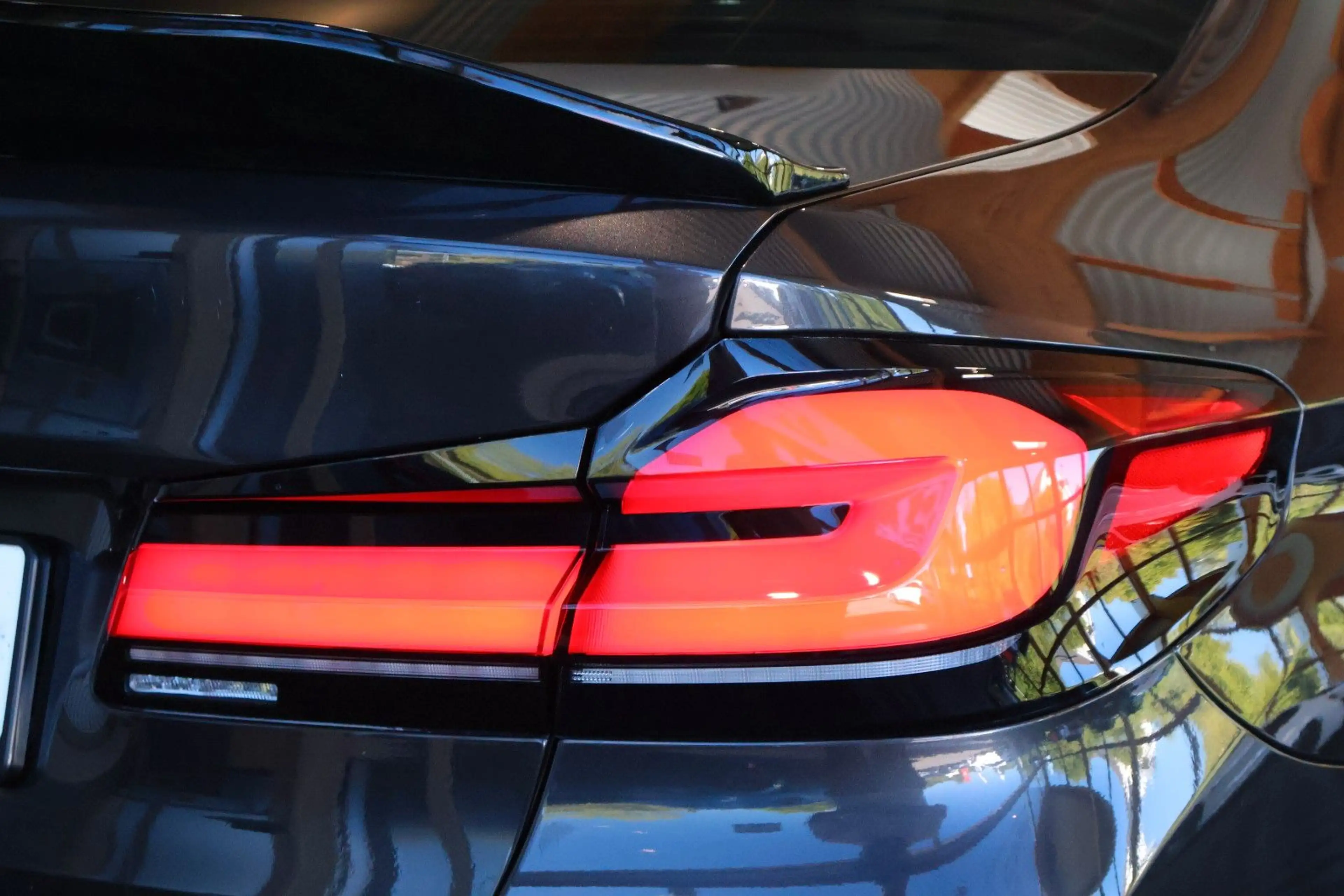 BMW 550 i xDrive/MASSAGE/H&K/360°/HUD/SOFTCLOSE — photo 9