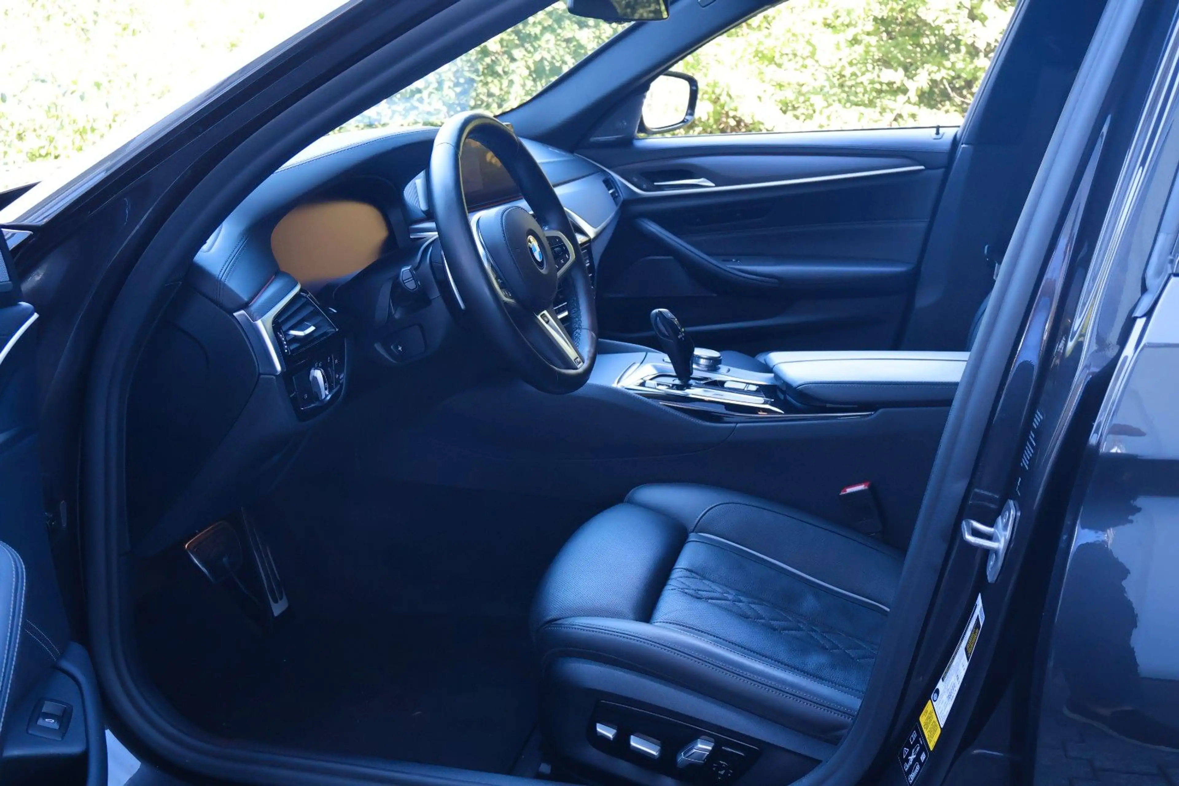BMW 550 i xDrive/MASSAGE/H&K/360°/HUD/SOFTCLOSE — photo 14