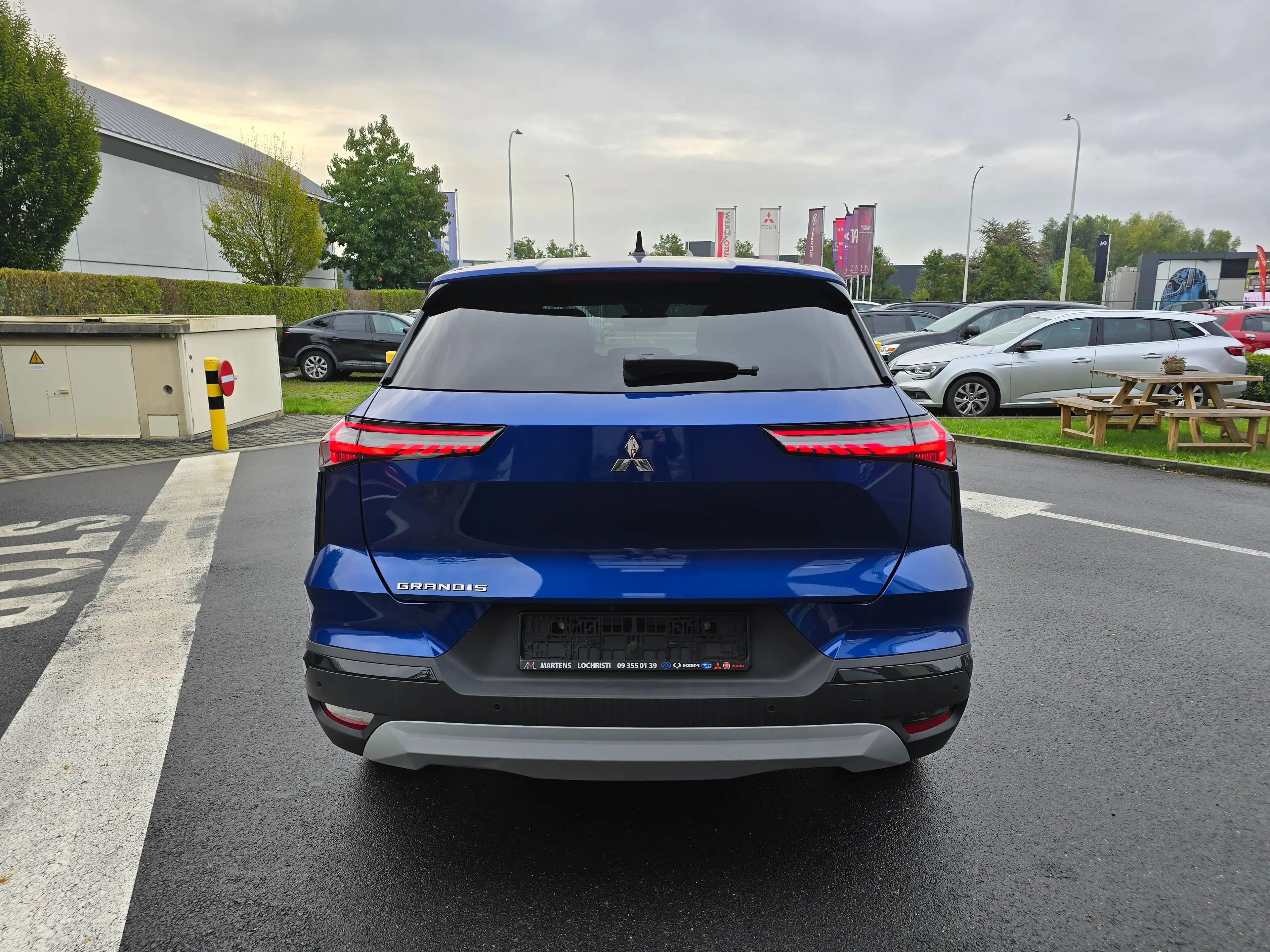 Mitsubishi Grandis GRANDIS INTENSE + — photo 4