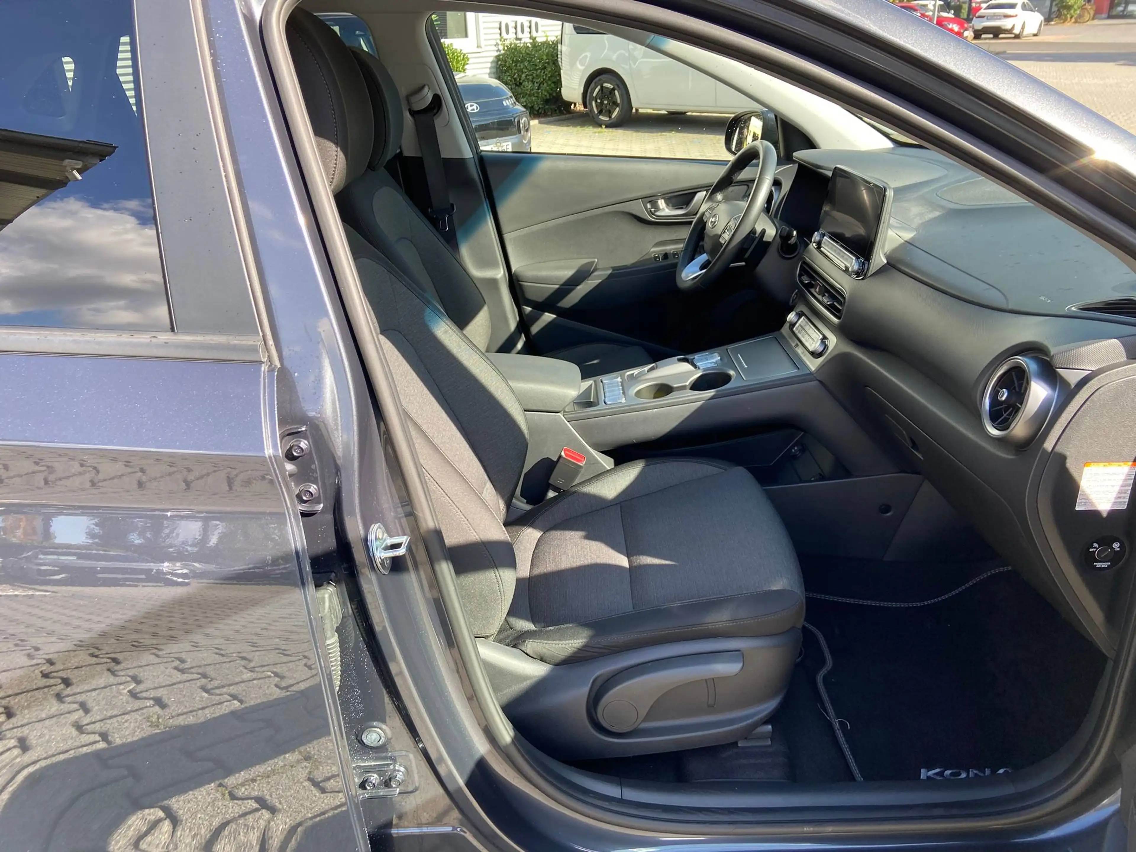 Hyundai KONA EV Trend Navi PDC vo+hi Klimaauto SHZ LHZ Alu WKR — photo 9