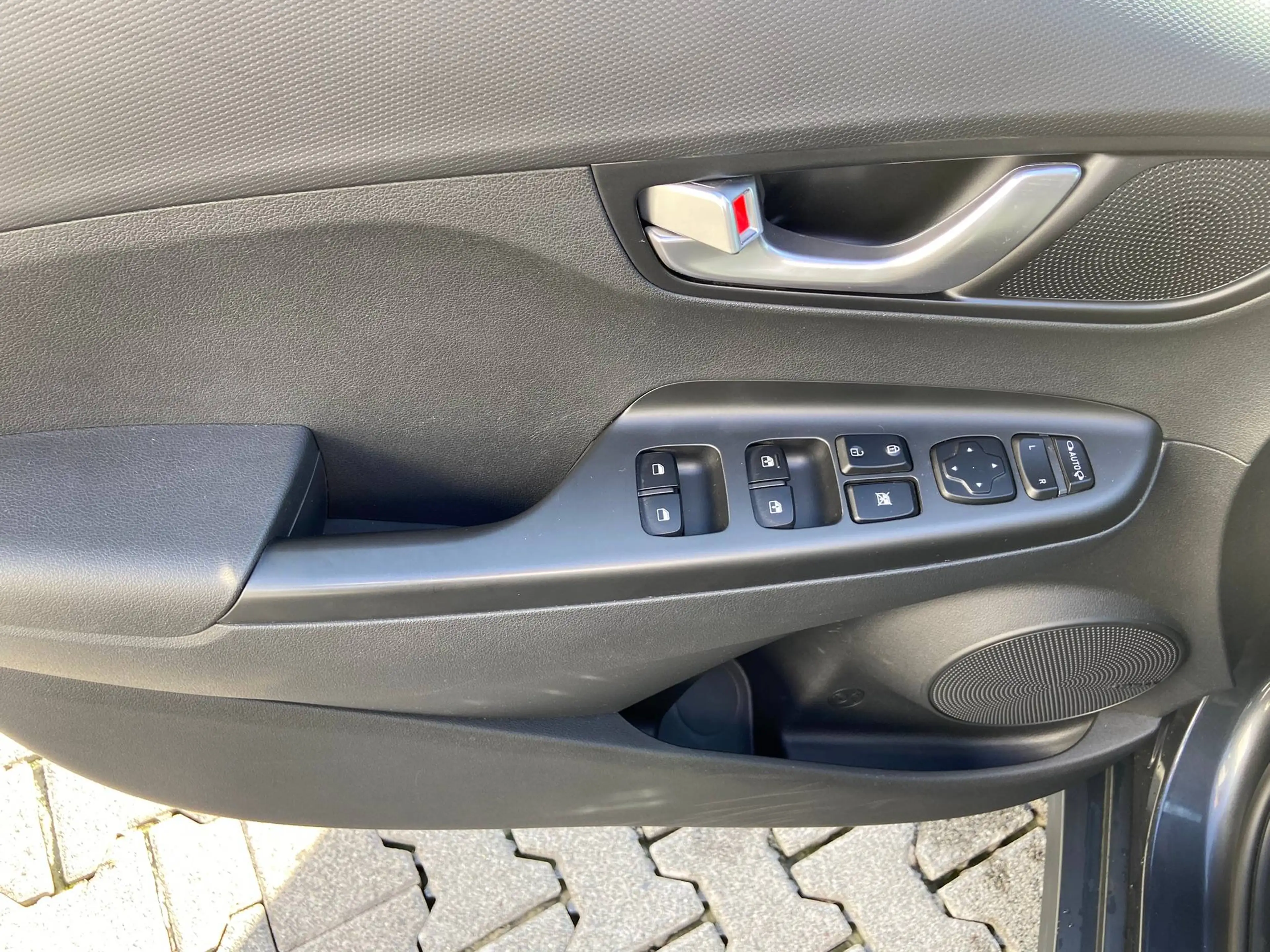 Hyundai KONA EV Trend Navi PDC vo+hi Klimaauto SHZ LHZ Alu WKR — photo 8