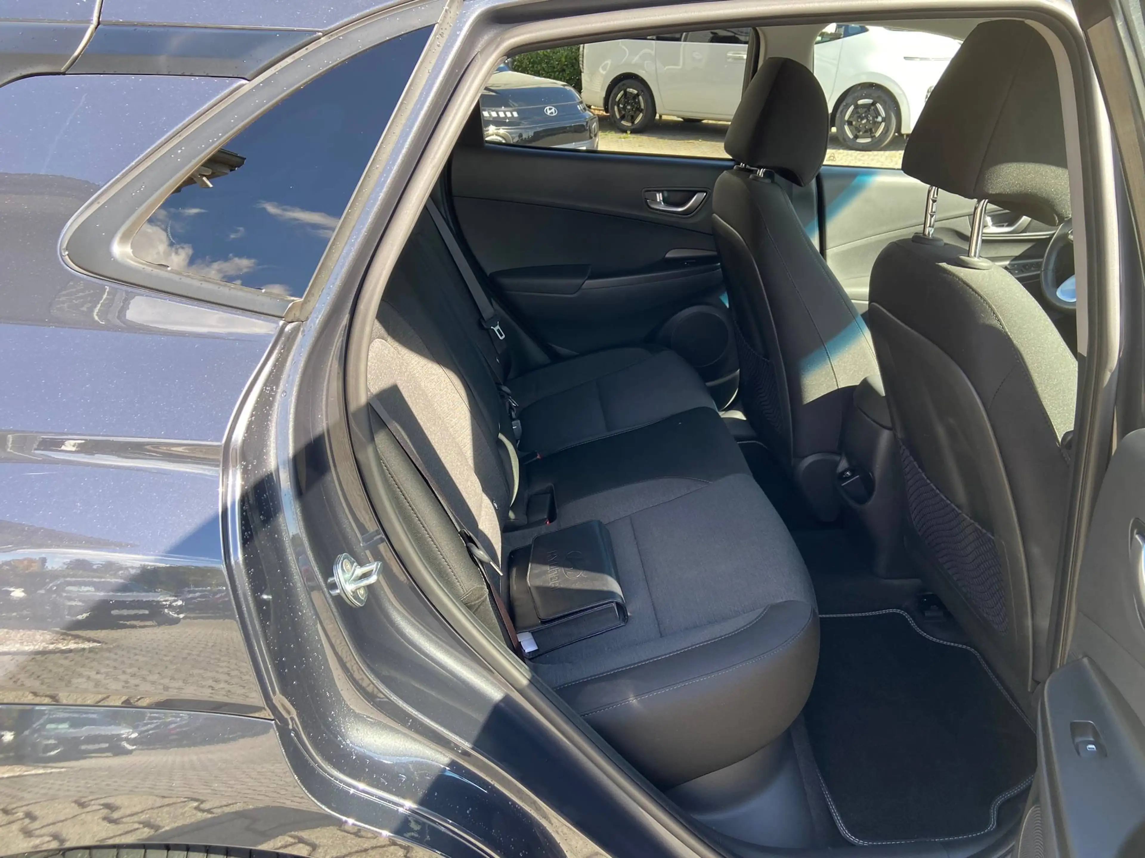 Hyundai KONA EV Trend Navi PDC vo+hi Klimaauto SHZ LHZ Alu WKR — photo 10