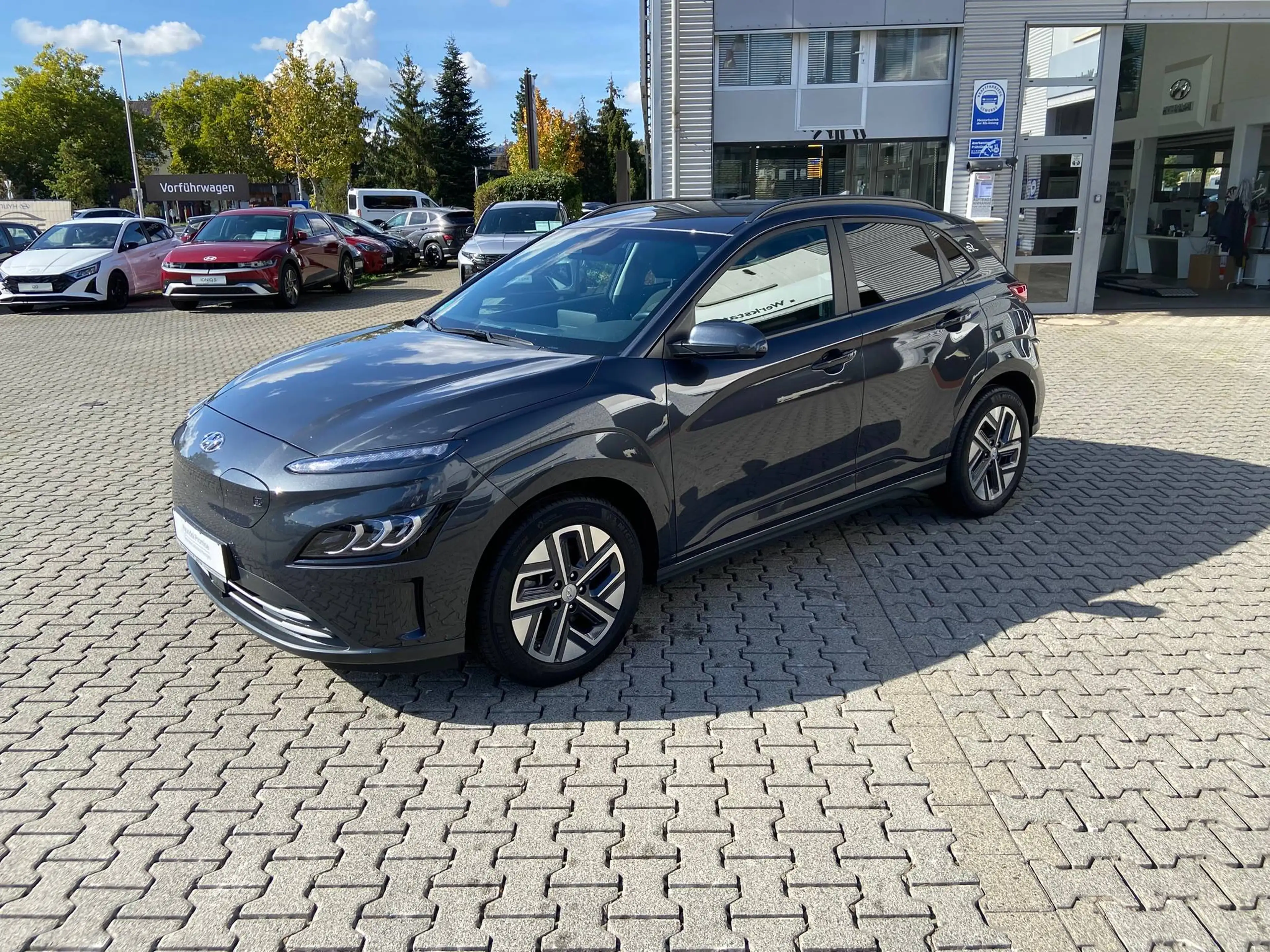 Hyundai KONA EV Trend Navi PDC vo+hi Klimaauto SHZ LHZ Alu WKR