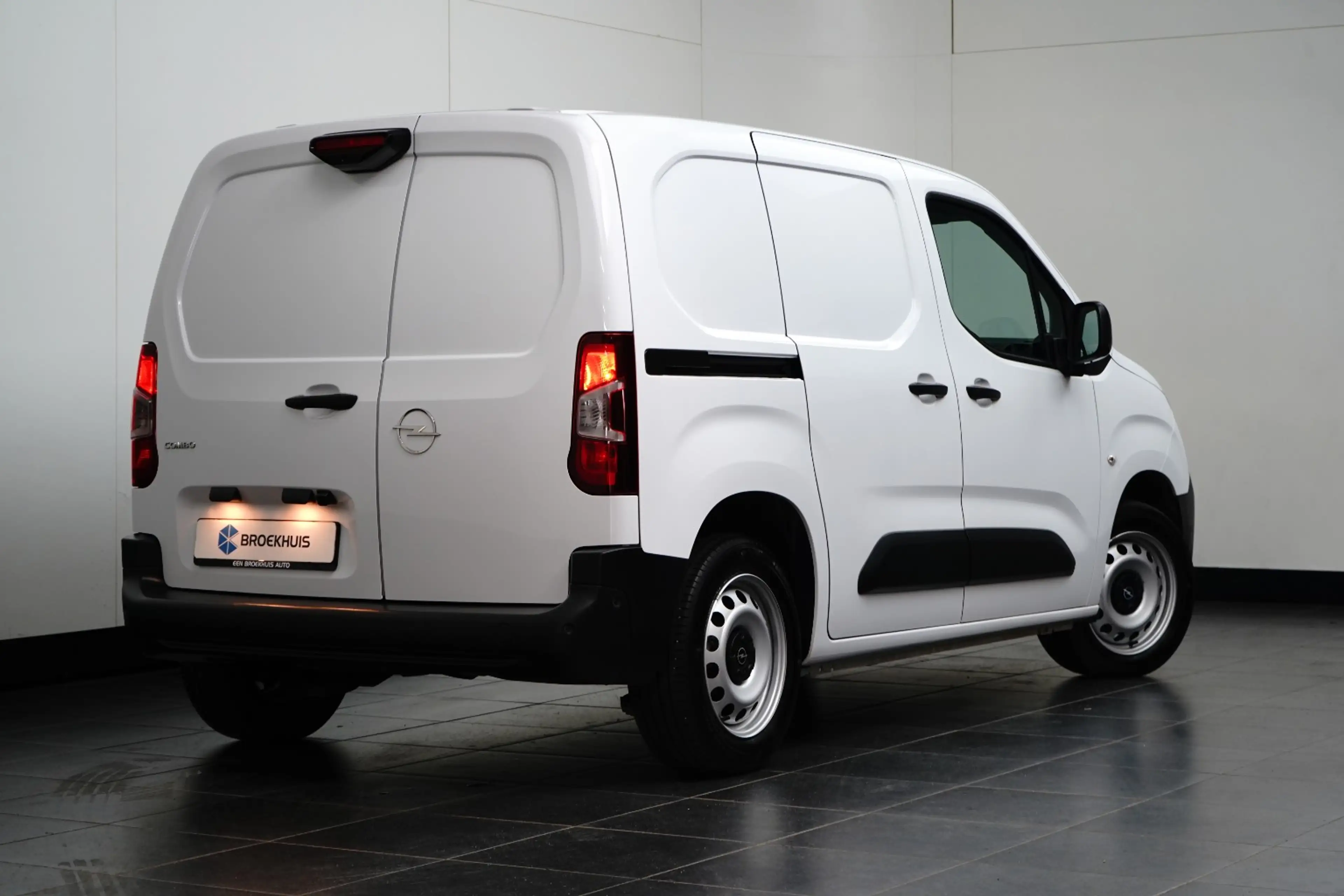 Opel Combo 1.5 BlueHDi 130 EAT8 S&S L1 | Achteruitrijcamera m — photo 3