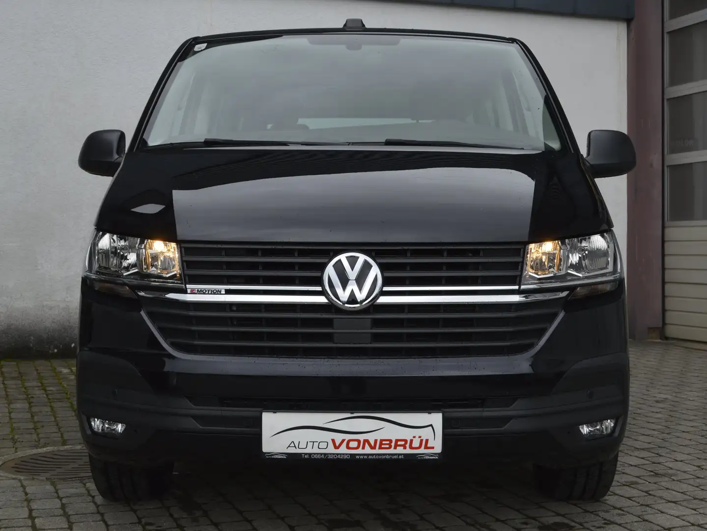Volkswagen T6.1 Multivan Multivan Trendline 4MOTION Чорний - 1