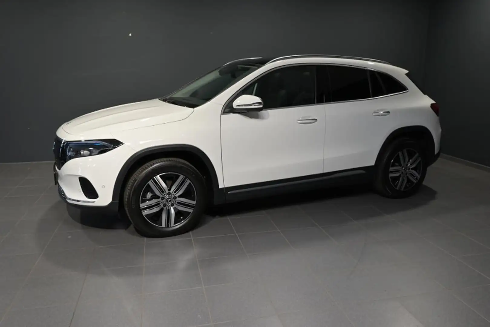 Mercedes-Benz EQA 300 4M LED/NAVI/SHZ/KAMERA Blanc - 1