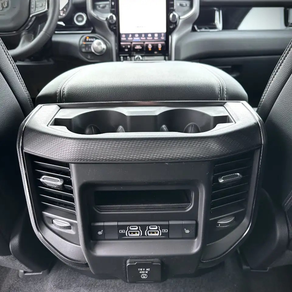 RAM 1500 снимка RAM 1500