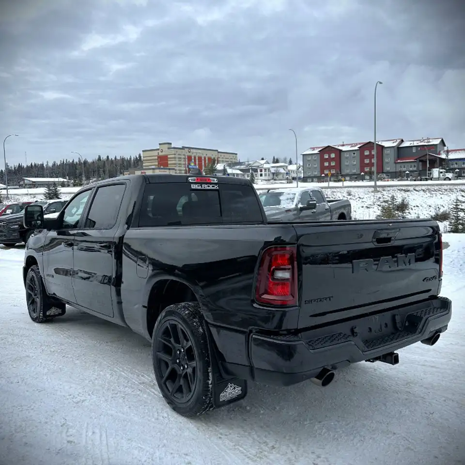 RAM 1500 снимка RAM 1500