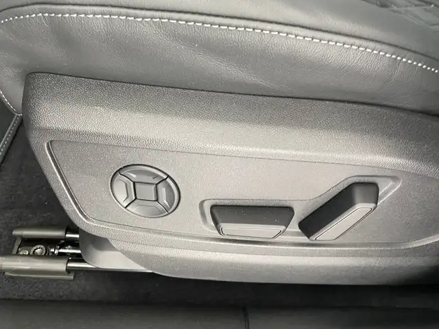 Audi Q5 SUV TDI quattro 150 kW Ansicht 26