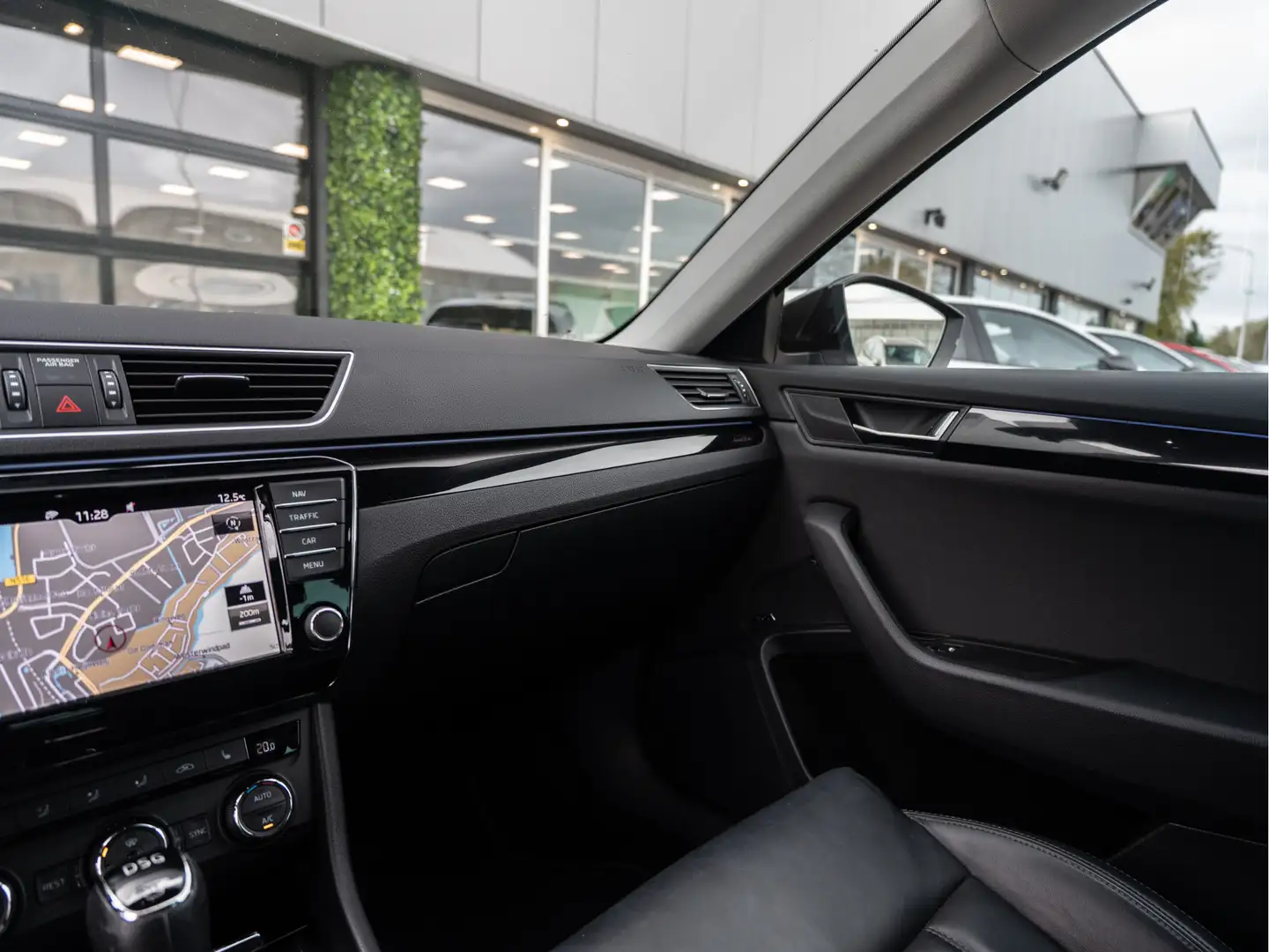 Skoda Superb Combi 1.8 TSI 180PK DSG Laurin&Klement | Navi | Le Bruin - 2