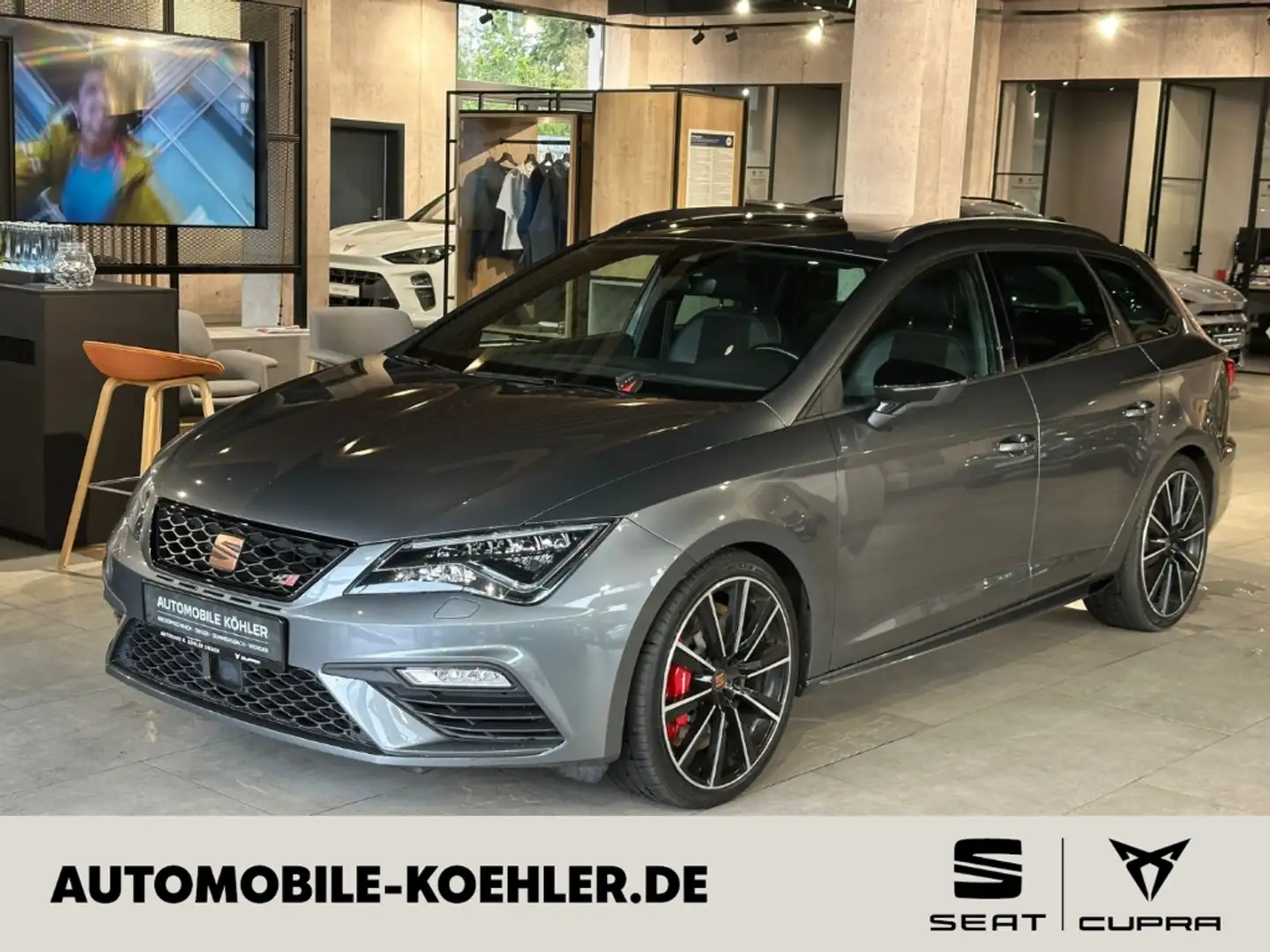 SEAT Leon ST Cupra 300 4Drive 2.0 TSI AD Panorama Navi Digit Grau - 1