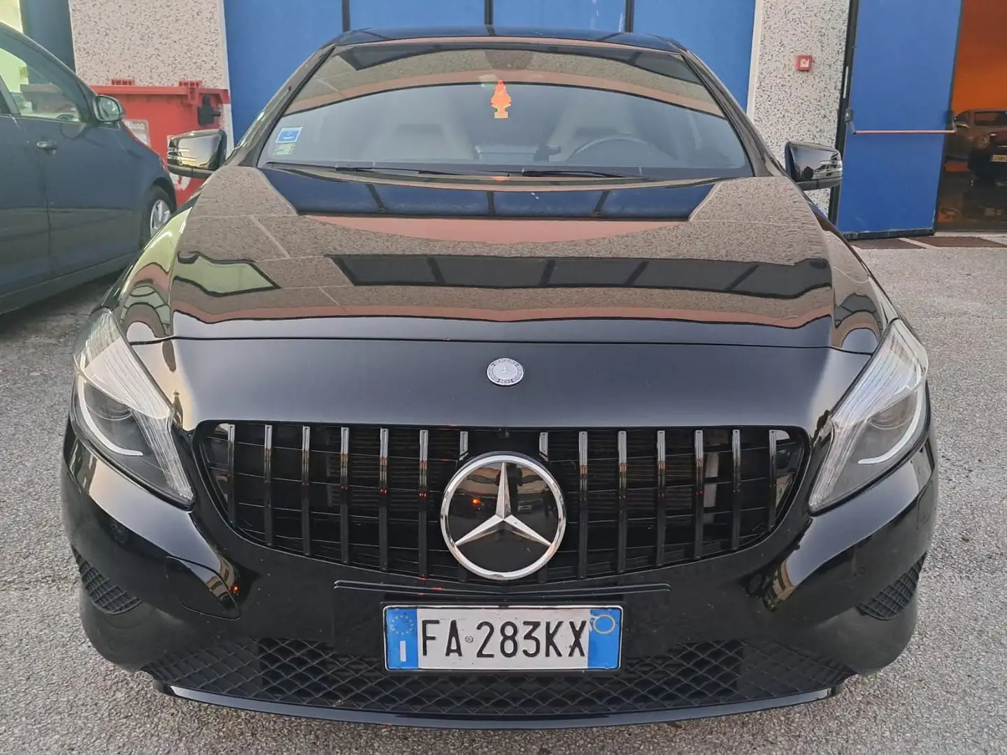 Mercedes-Benz A 180 PREMIUM PACK EXT/CERCHI 18/PELLE/TOTAL LED/MANUALE Nero - 2