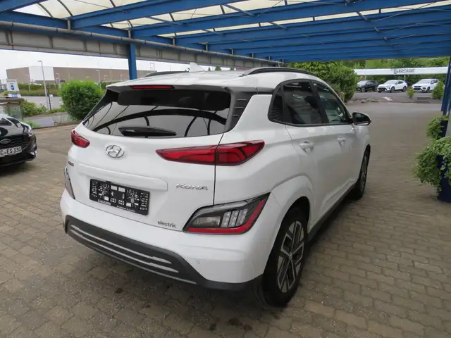 Hyundai Kona view 4
