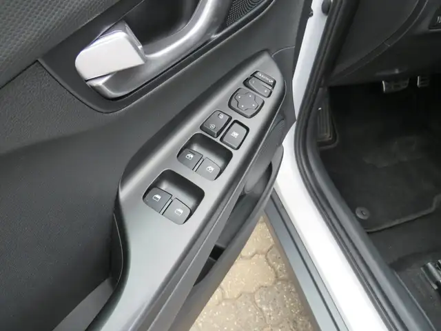 Hyundai Kona view 11