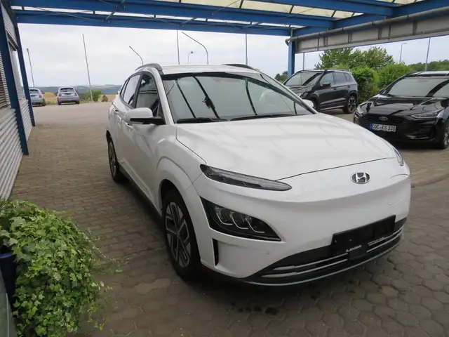 Hyundai Kona view 5