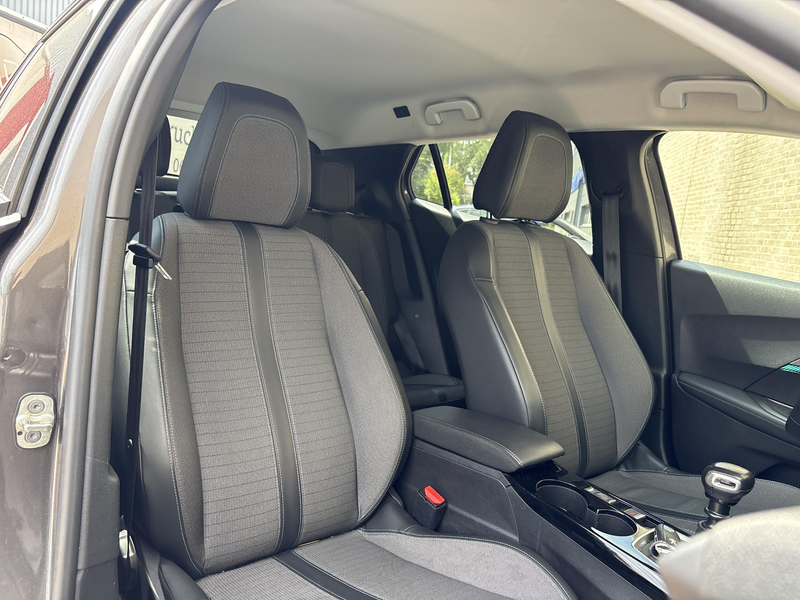 Peugeot 2008 1.2 PureTech Allure Pack | € 7.800,- NETTO! | Airc — photo 4