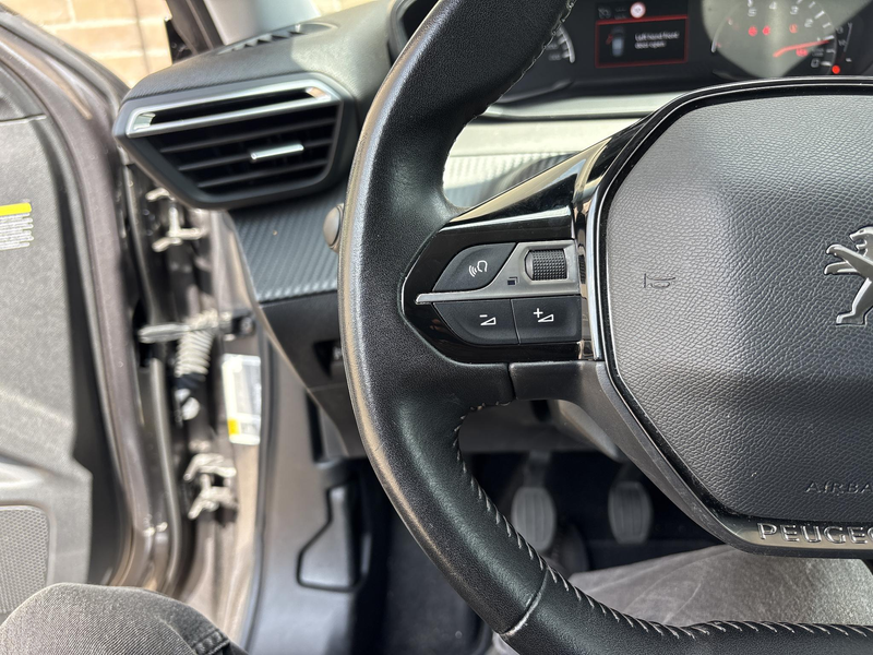 Peugeot 2008 1.2 PureTech Allure Pack | € 7.800,- NETTO! | Airc — photo 10