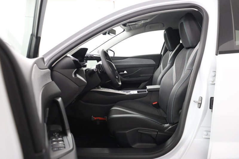 Peugeot 408 1.2 Hybrid 145 e-DCS6 Allure Climate Control | Par — photo 5
