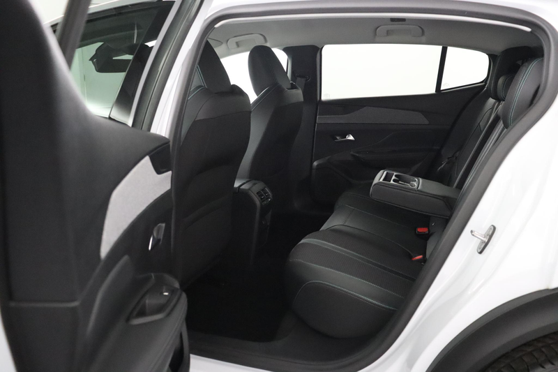 Peugeot 408 1.2 Hybrid 145 e-DCS6 Allure Climate Control | Par — photo 6