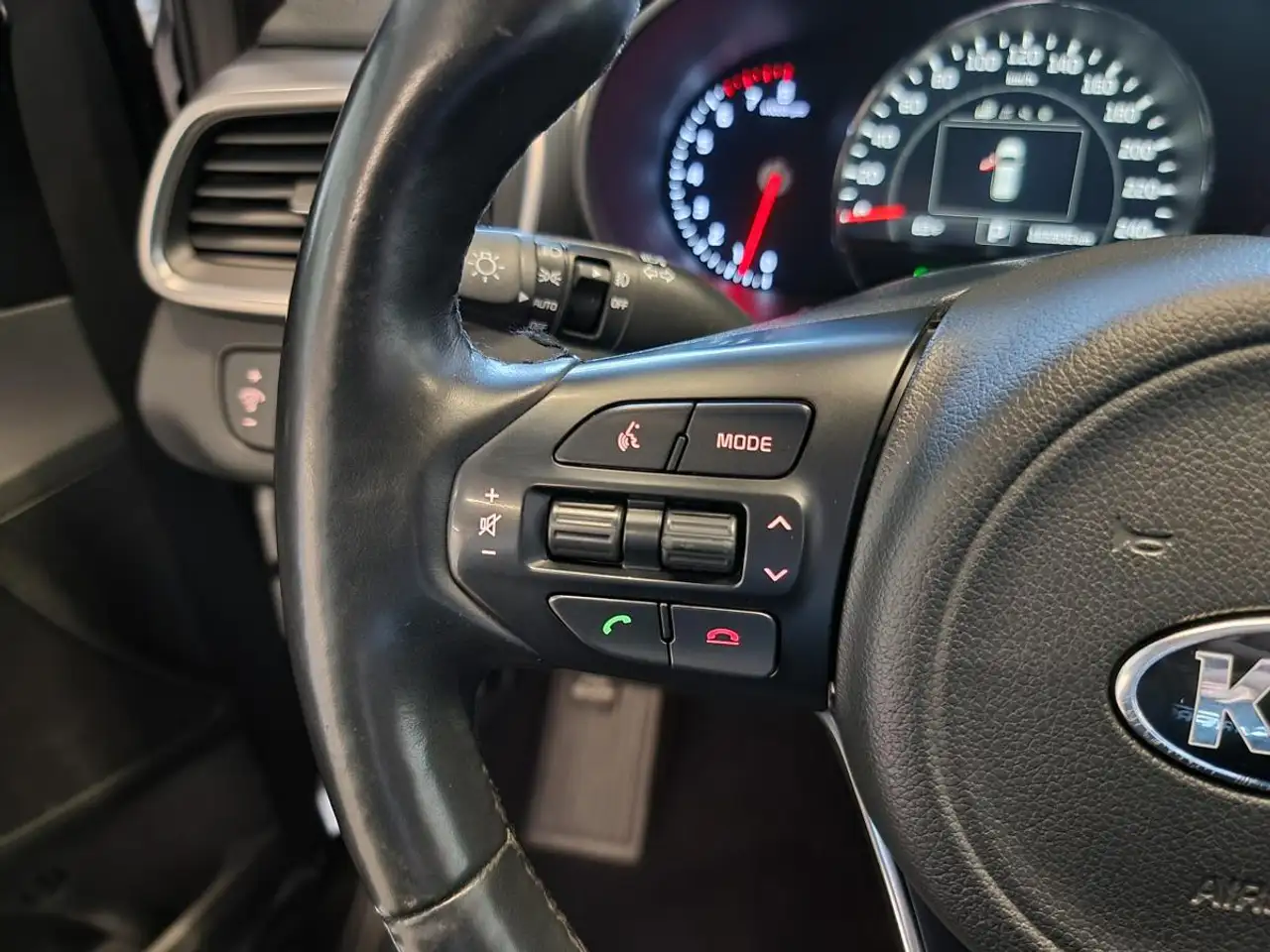 Kia Sorento снимка Kia Sorento