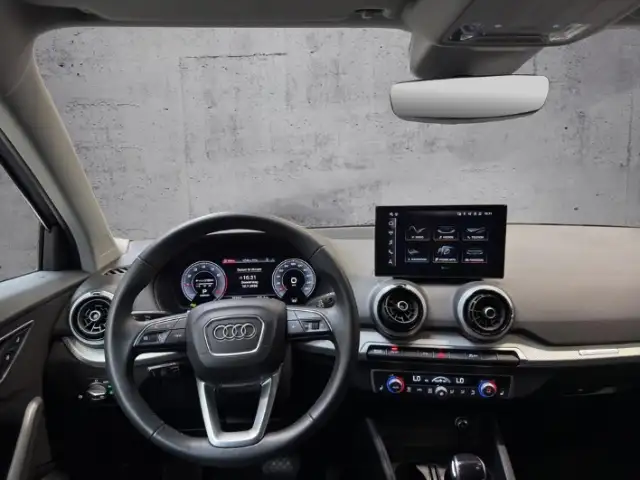 Audi Q2 view 10