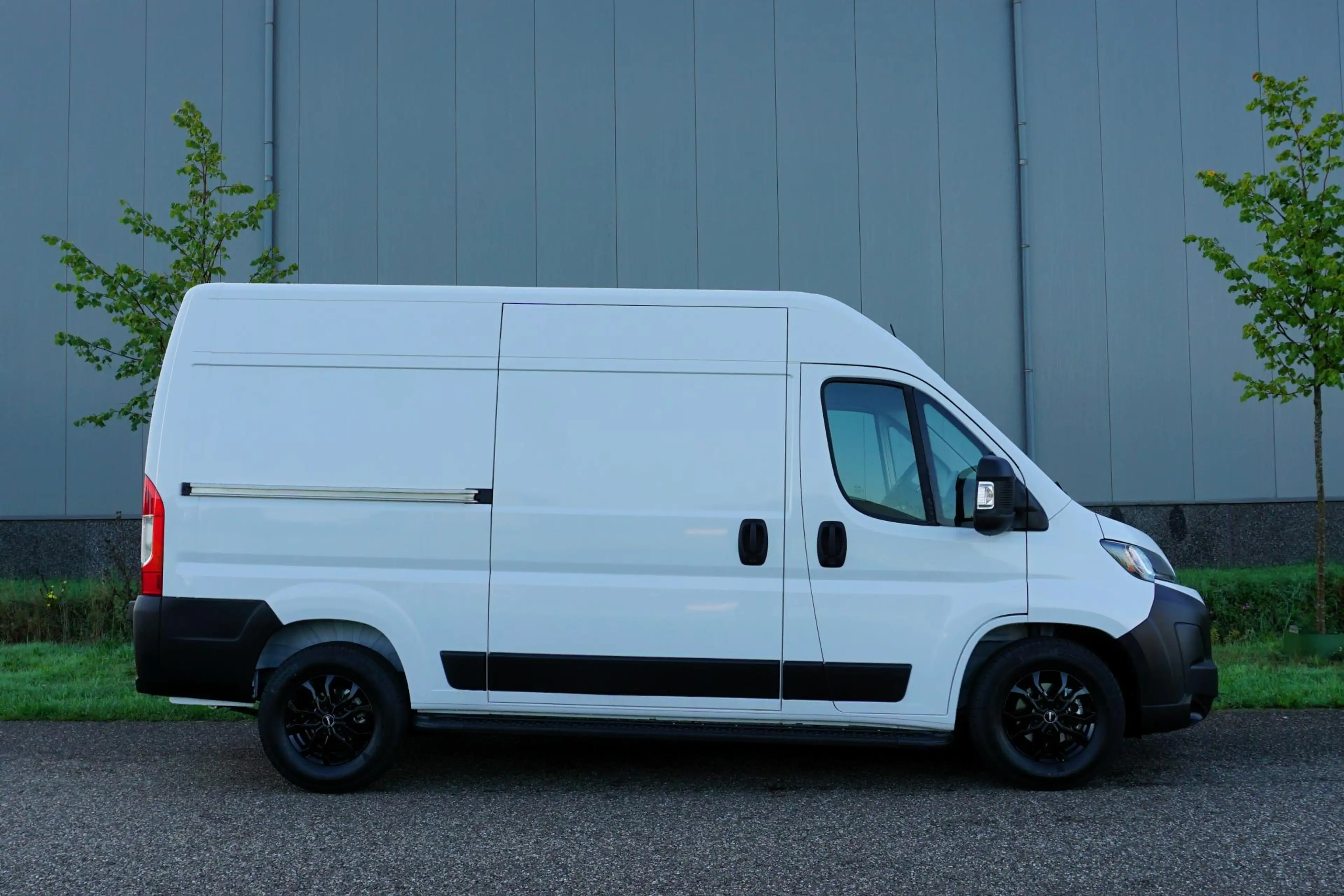 Fiat Ducato 2.2 MultiJet 140 S&S L2H2 3.5t in Nieuwstaat |Mooi — photo 2