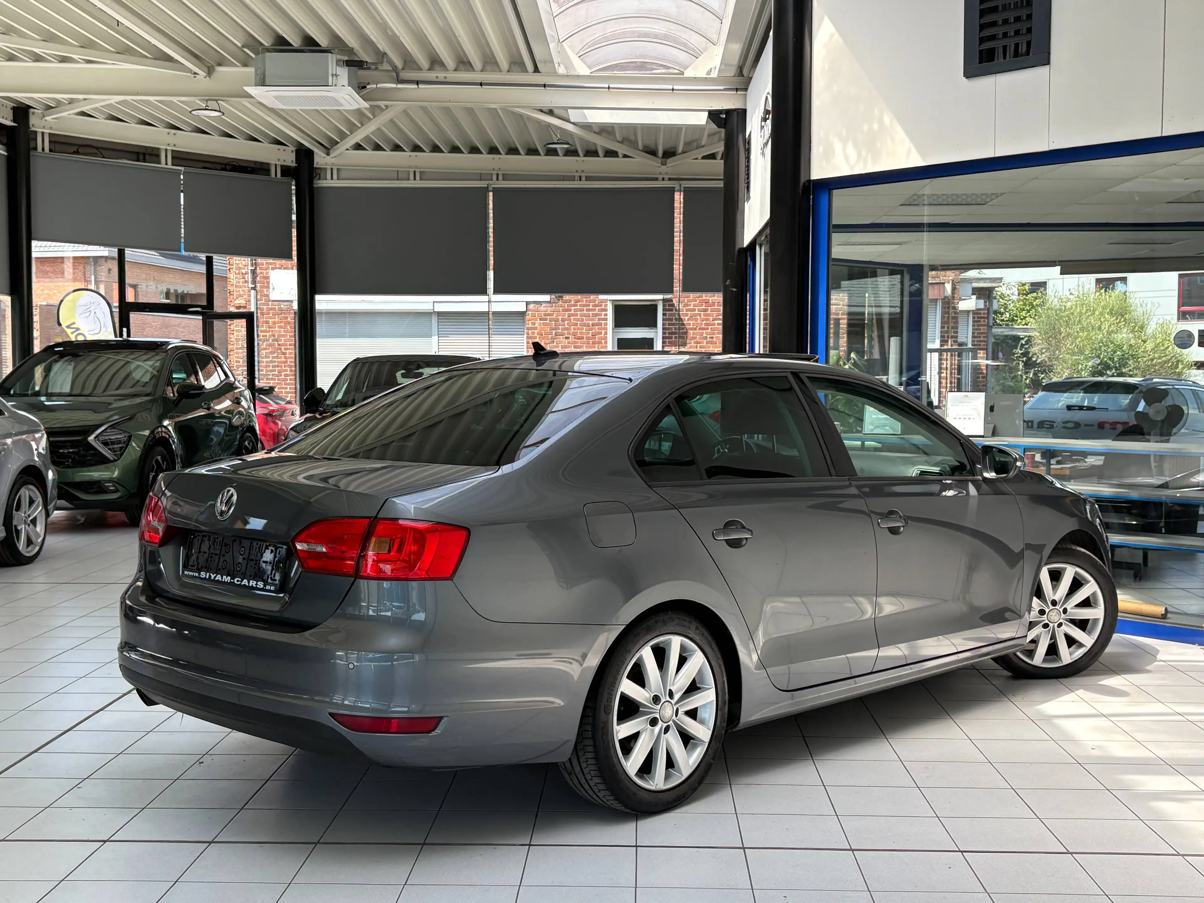 Volkswagen Jetta Jetta 1.6 TDi *CUIR * TOIT * GPS * PDC * JANTES * — photo 5