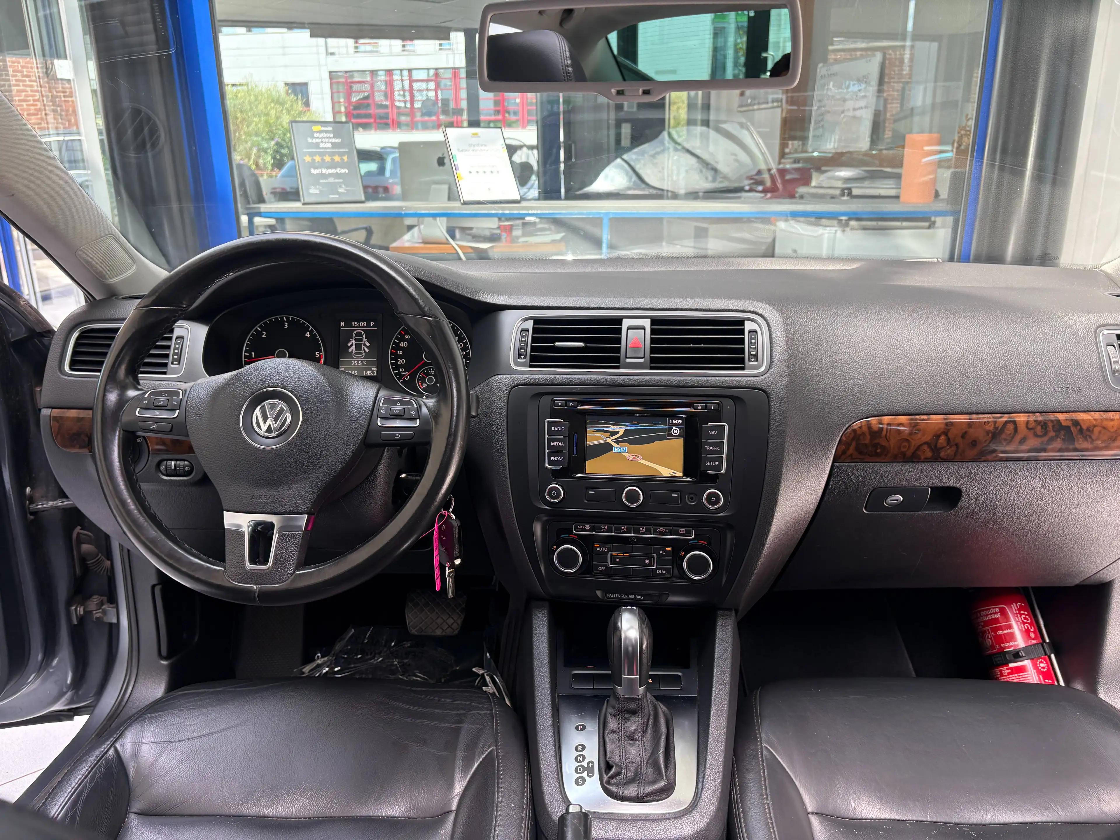 Volkswagen Jetta Jetta 1.6 TDi *CUIR * TOIT * GPS * PDC * JANTES * — photo 11