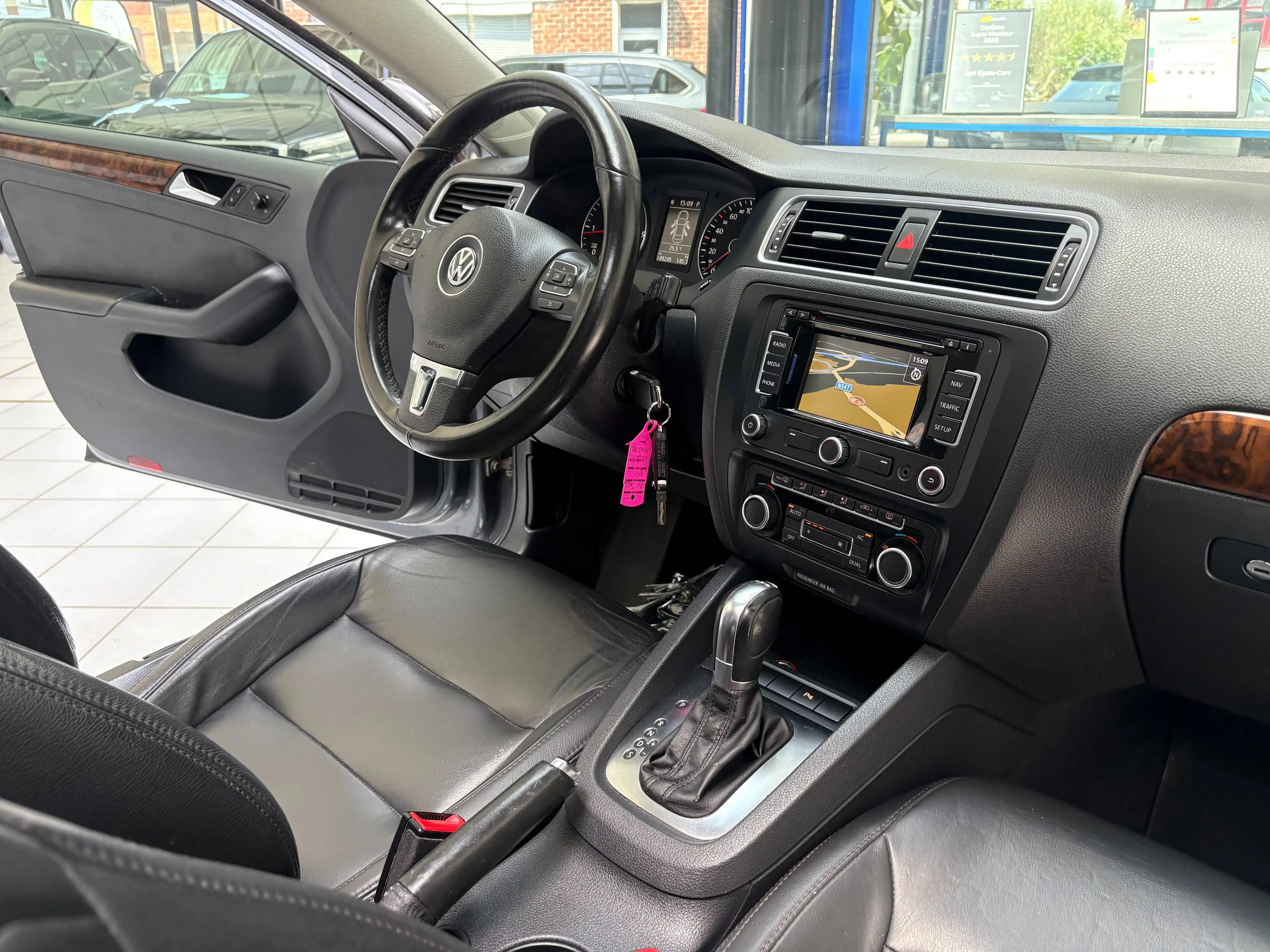 Volkswagen Jetta Jetta 1.6 TDi *CUIR * TOIT * GPS * PDC * JANTES * — photo 14