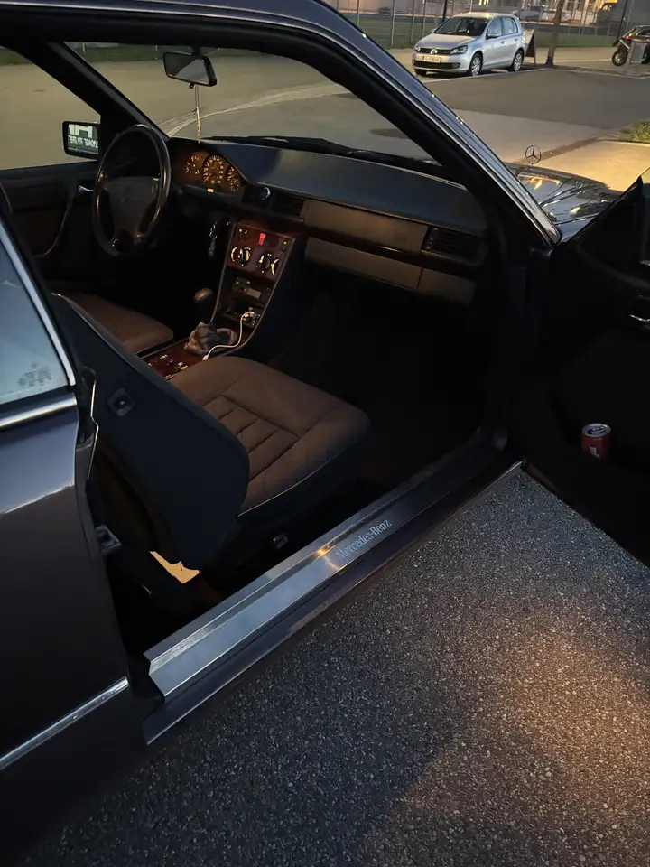 Mercedes-Benz E 220 Coupé, foto 9