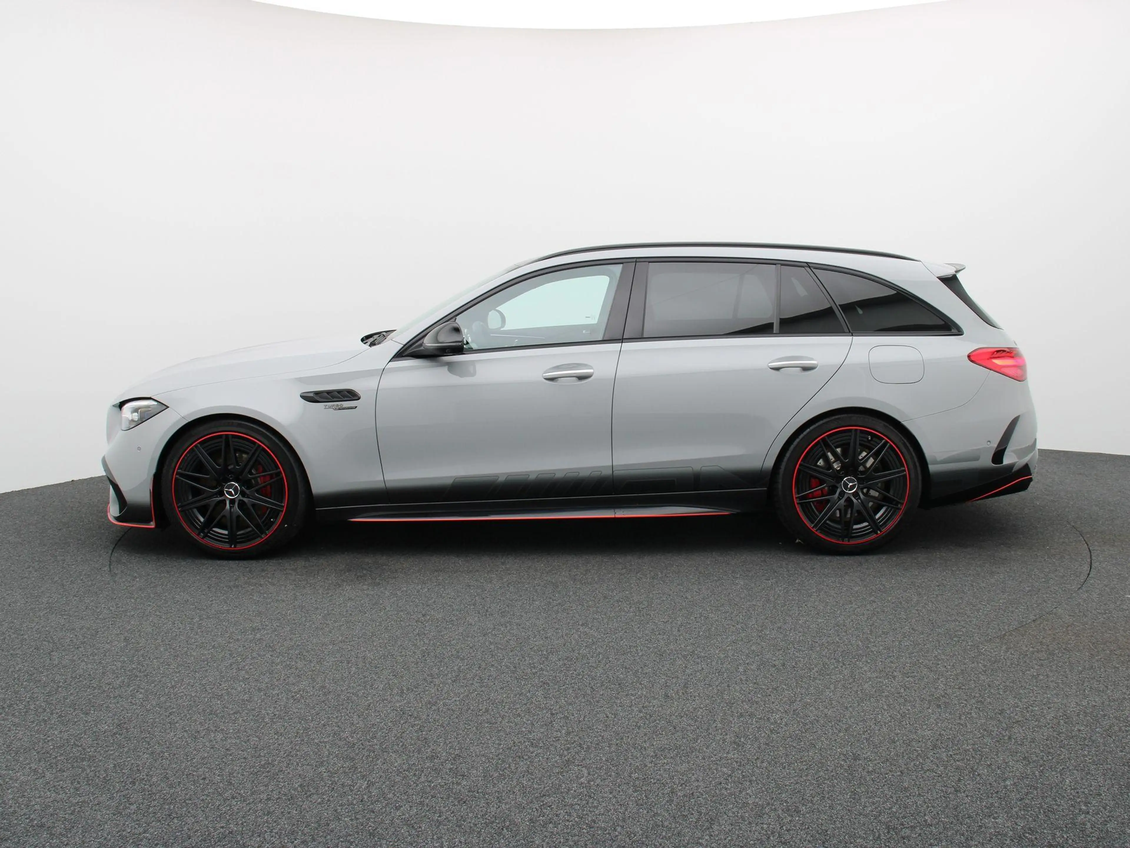 Mercedes-Benz C 63 AMG S E F1 Edition Break + PERFORMANCE + PANO DAK + DI — photo 4