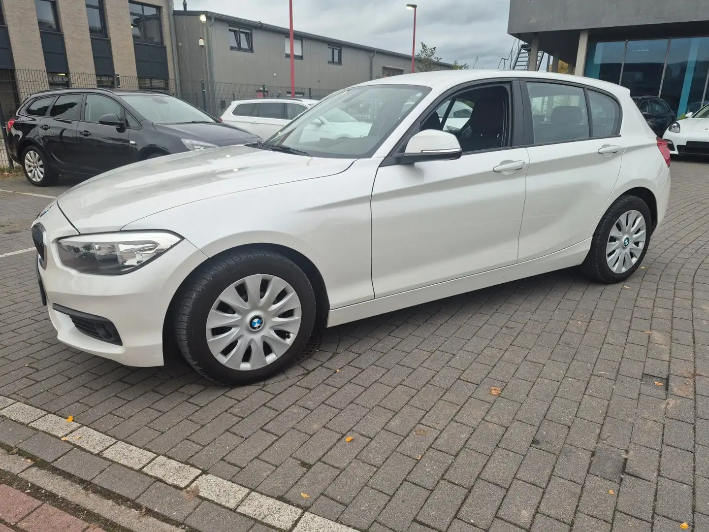 BMW 118 Baureihe 1 Lim. 5-trg. 118 i Weiß - 2