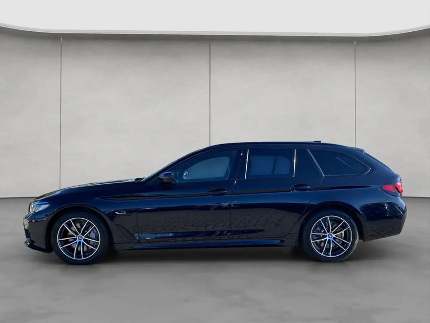 BMW 530 e Touring Aut. M-SPORTPAKET PANO LEDER HEADUP Schwarz - 2