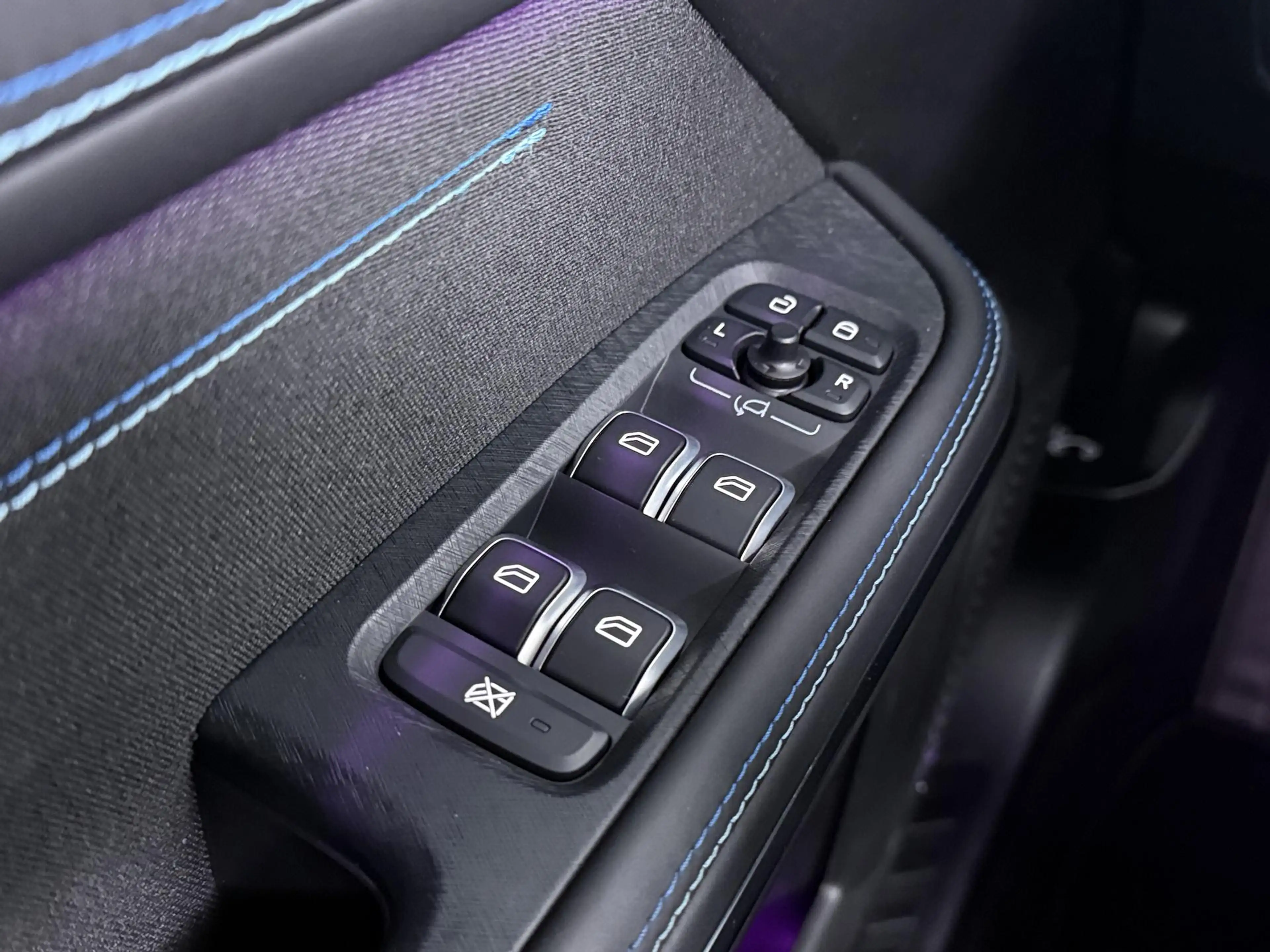 Lynk & Co 01 1.5 PHEV Black Edition Donkere hemel ACC | Pano | — photo 27