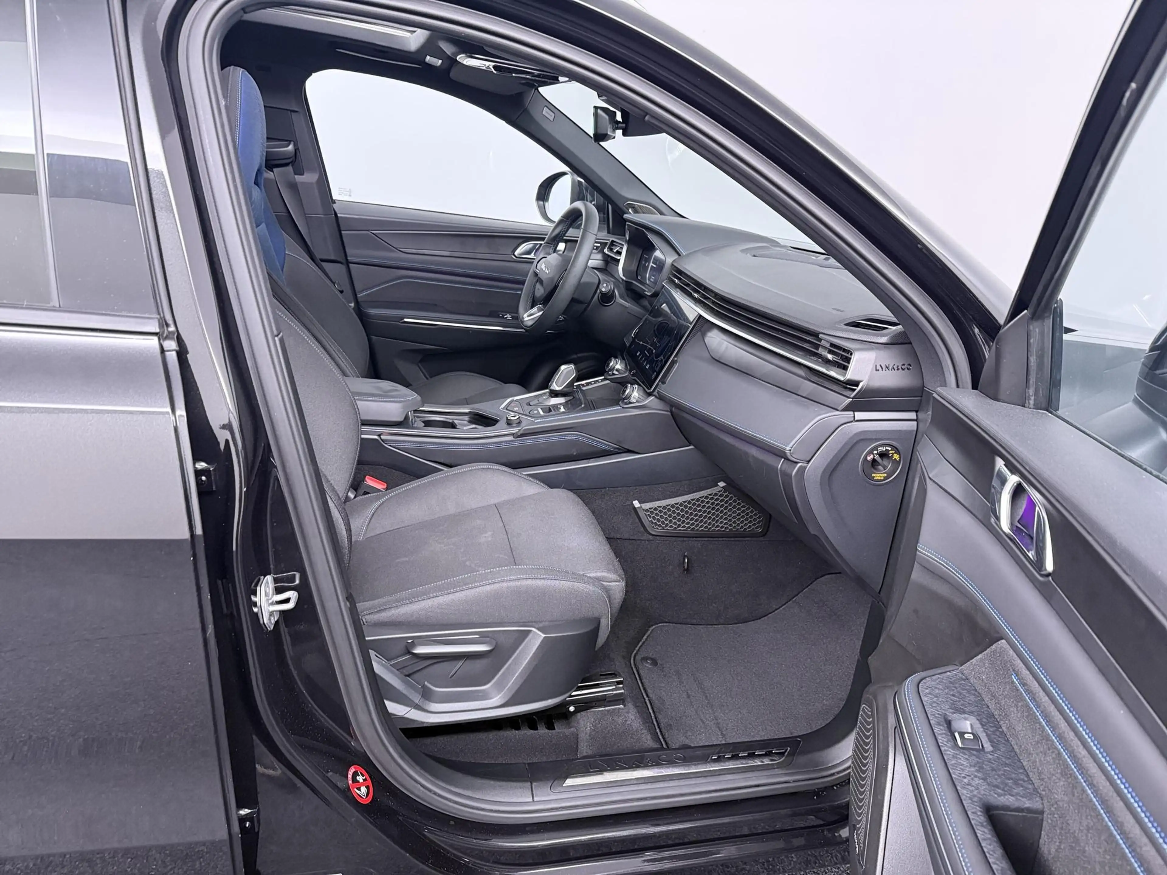 Lynk & Co 01 1.5 PHEV Black Edition Donkere hemel ACC | Pano | — photo 36