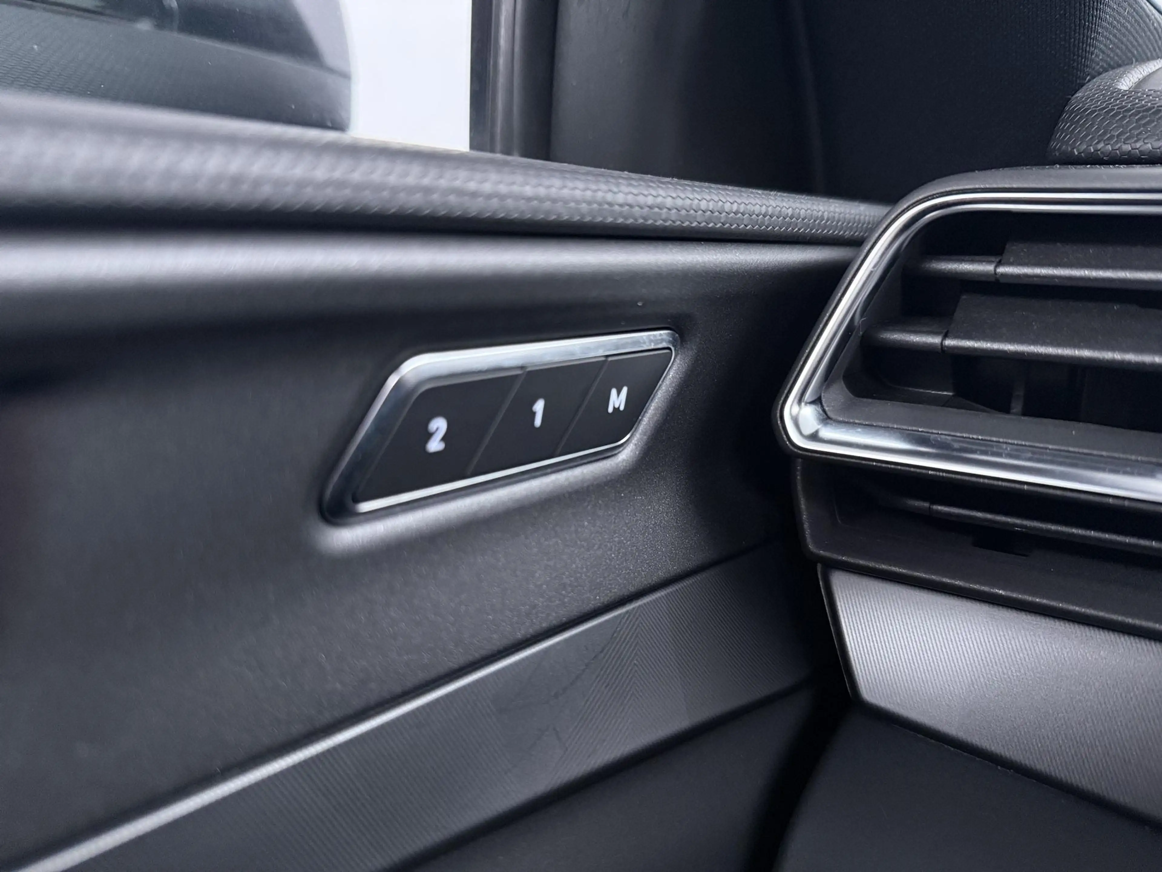 Lynk & Co 01 1.5 PHEV Black Edition Donkere hemel ACC | Pano | — photo 28