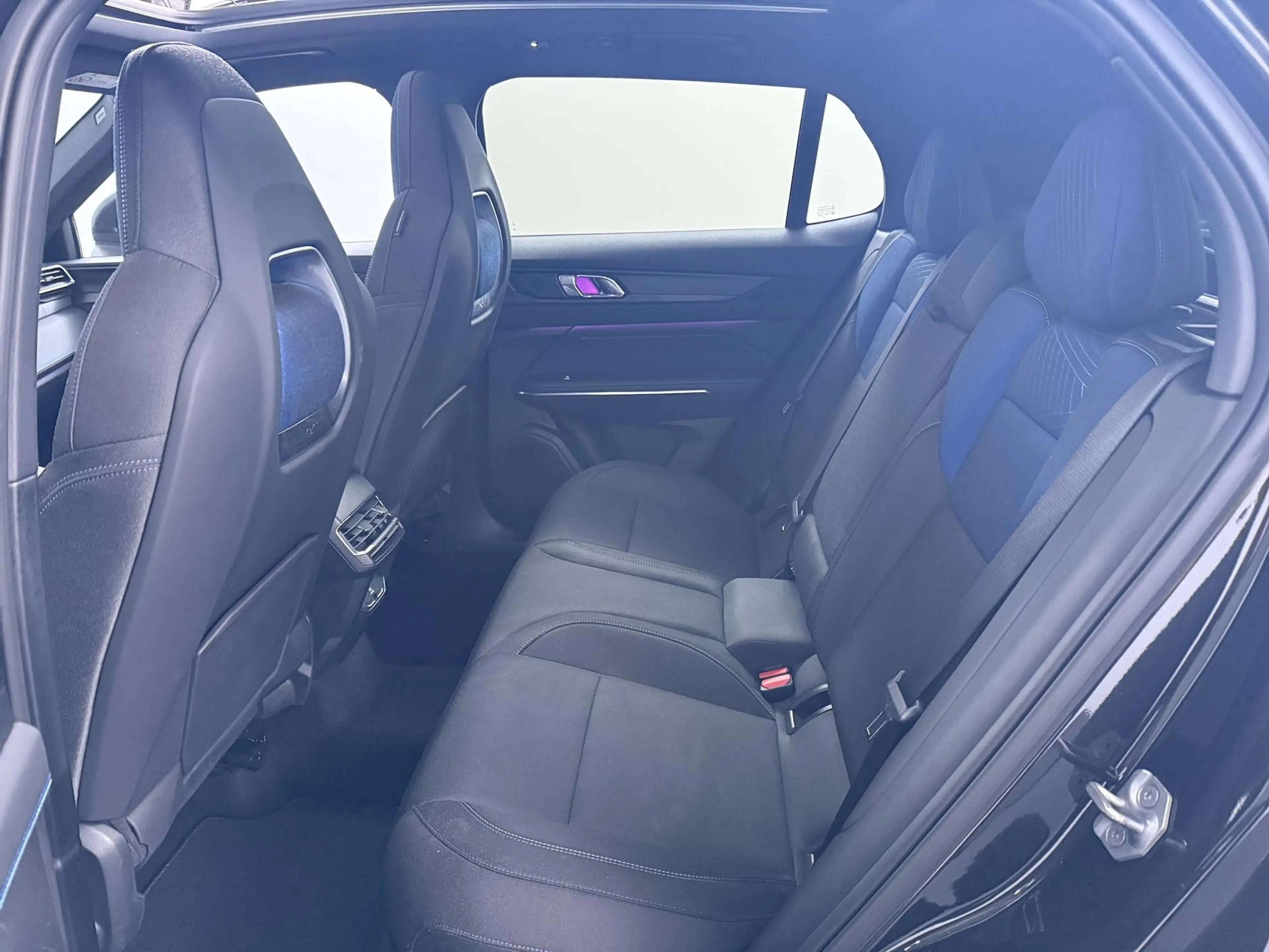 Lynk & Co 01 1.5 PHEV Black Edition Donkere hemel ACC | Pano | — photo 7