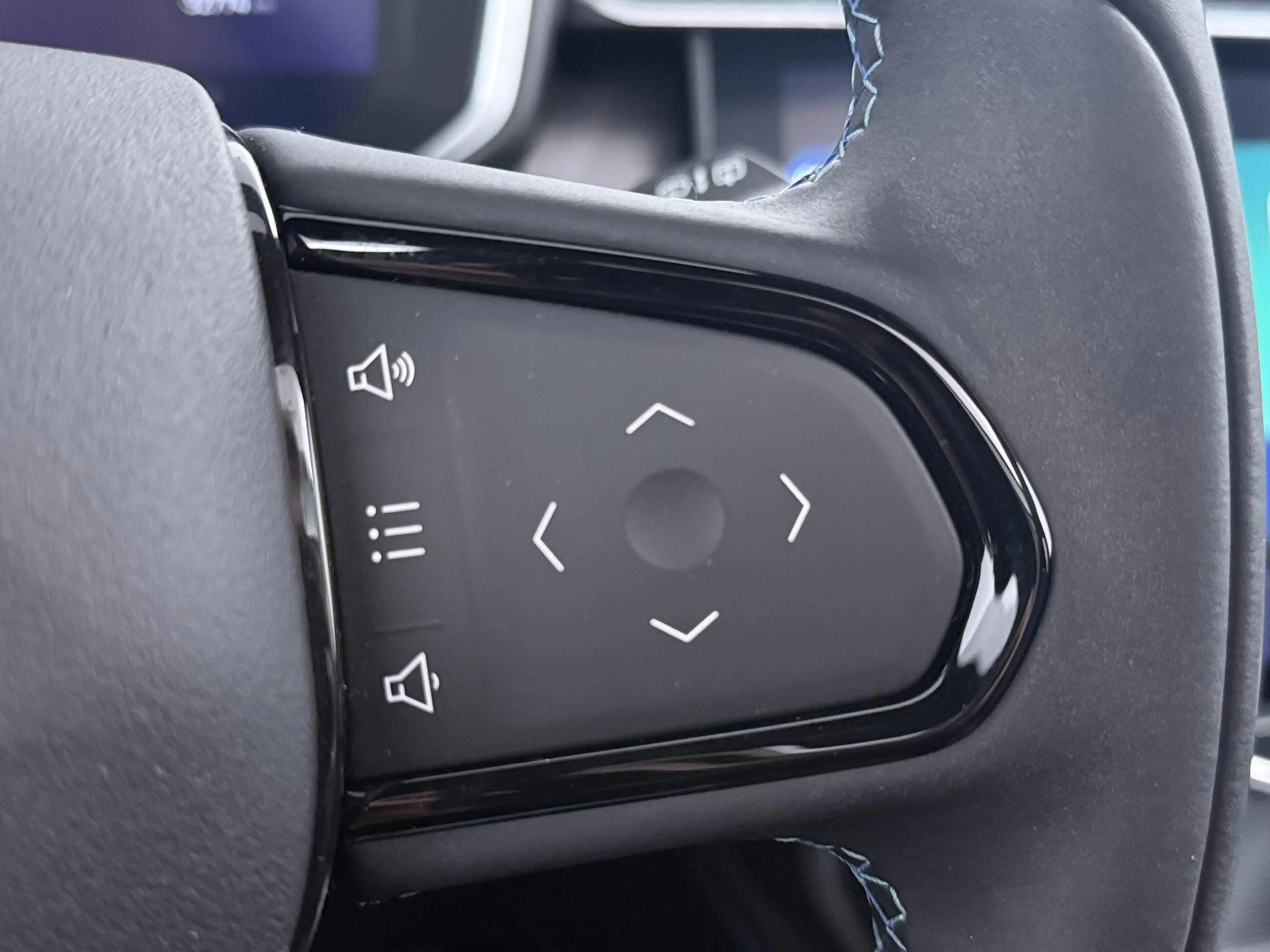 Lynk & Co 01 1.5 PHEV Black Edition Donkere hemel ACC | Pano | — photo 23