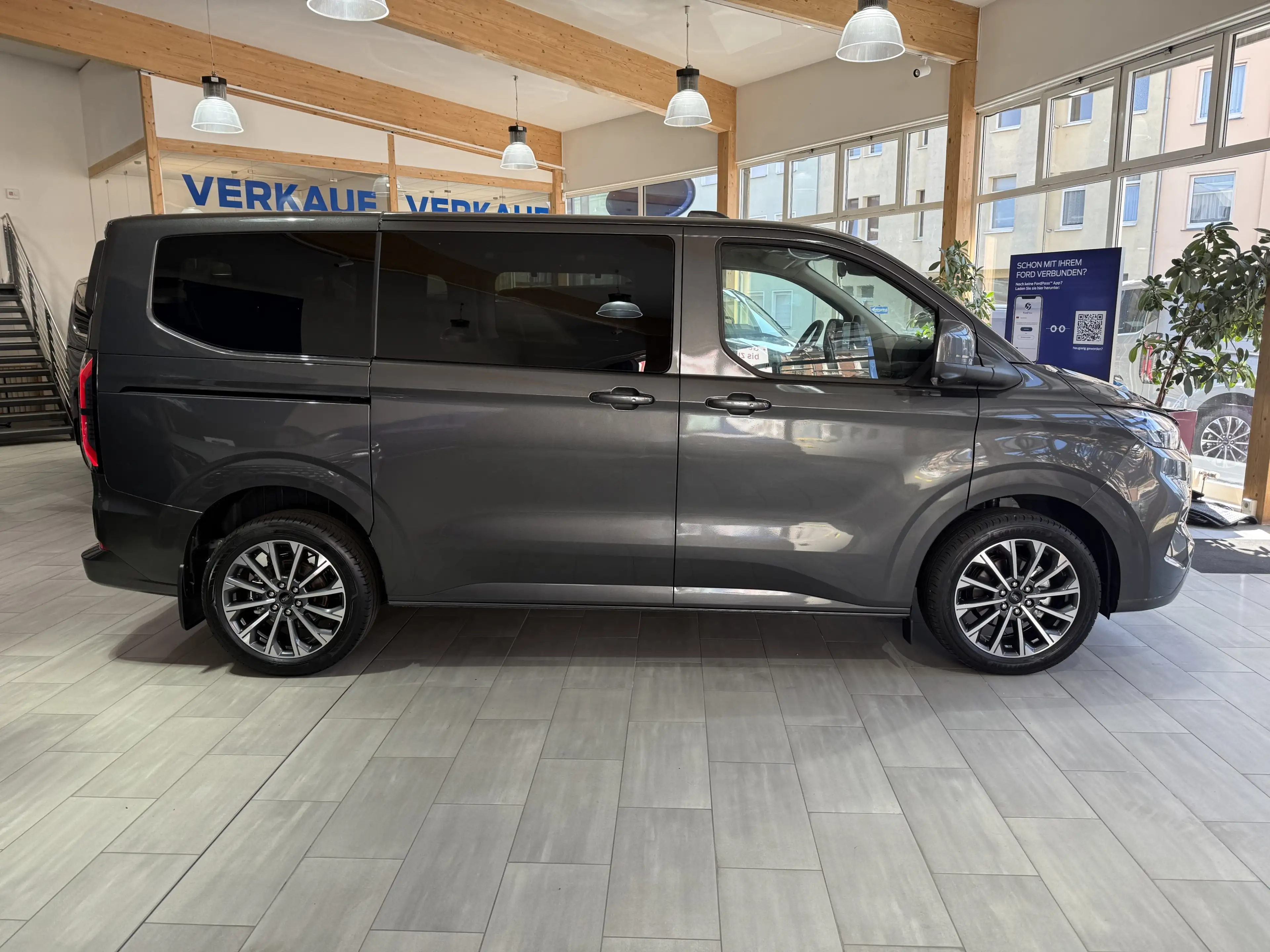 Ford Tourneo Custom Titanium X L1 elektr. AHK / B&O / 70L Tank — photo 4